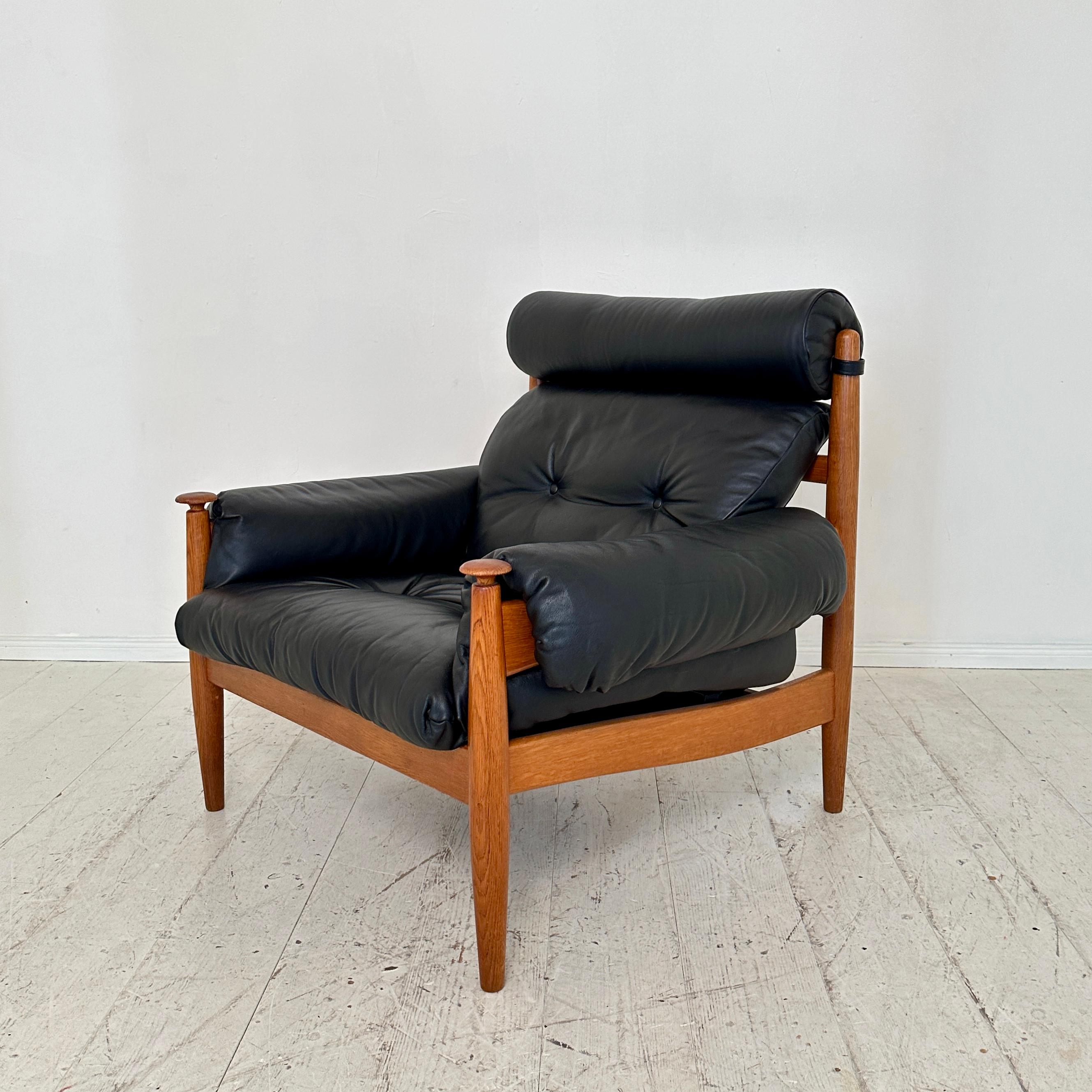Mid-Century Modern Large Oak and Black Leather Armchair by Eric Merthen , IRE Möbler, Sweden, 1960