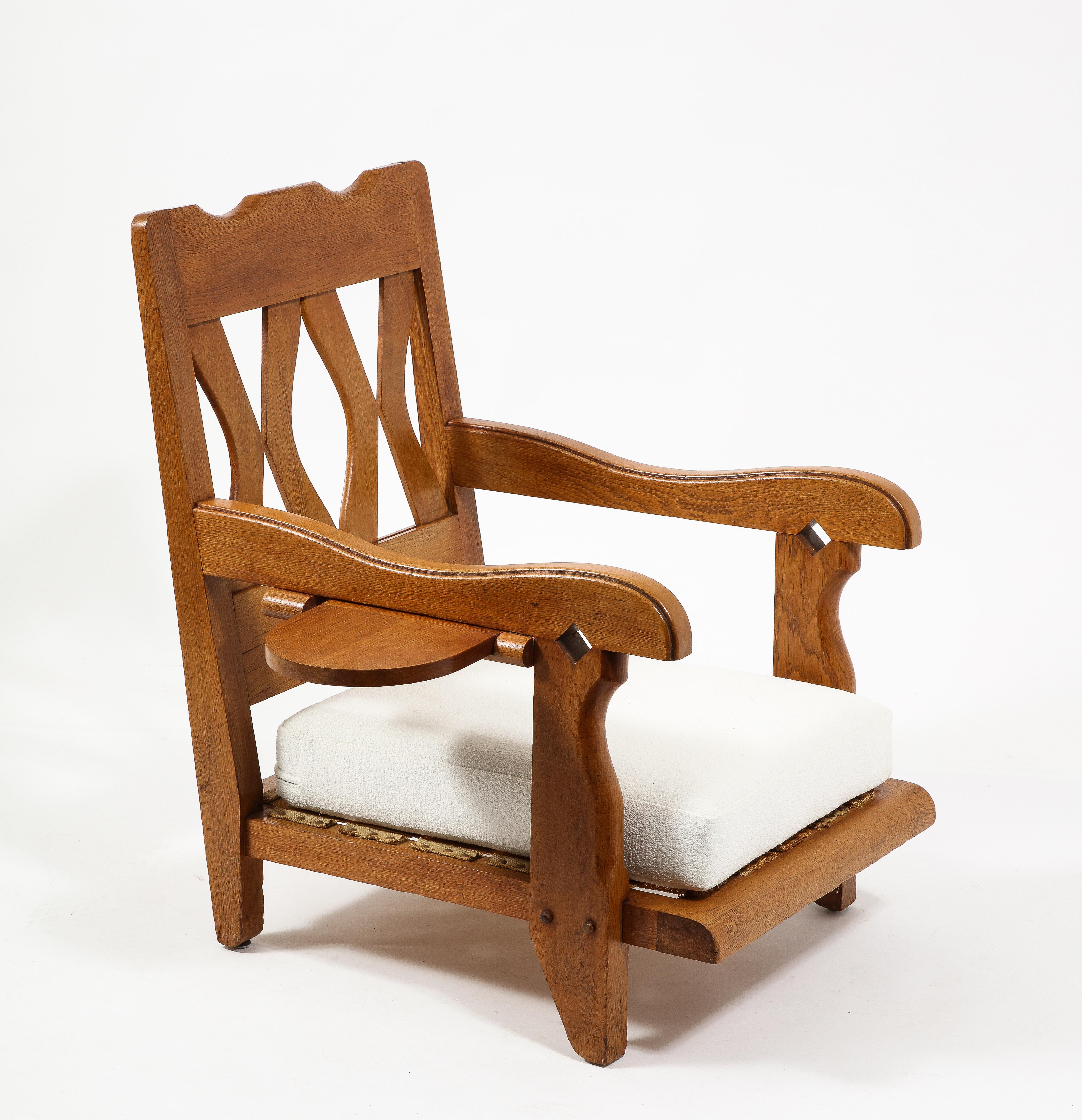 Großer Sessel aus Eiche und Bouclé von Guillerme & Chambron, Frankreich 1950er Jahre im Angebot 3