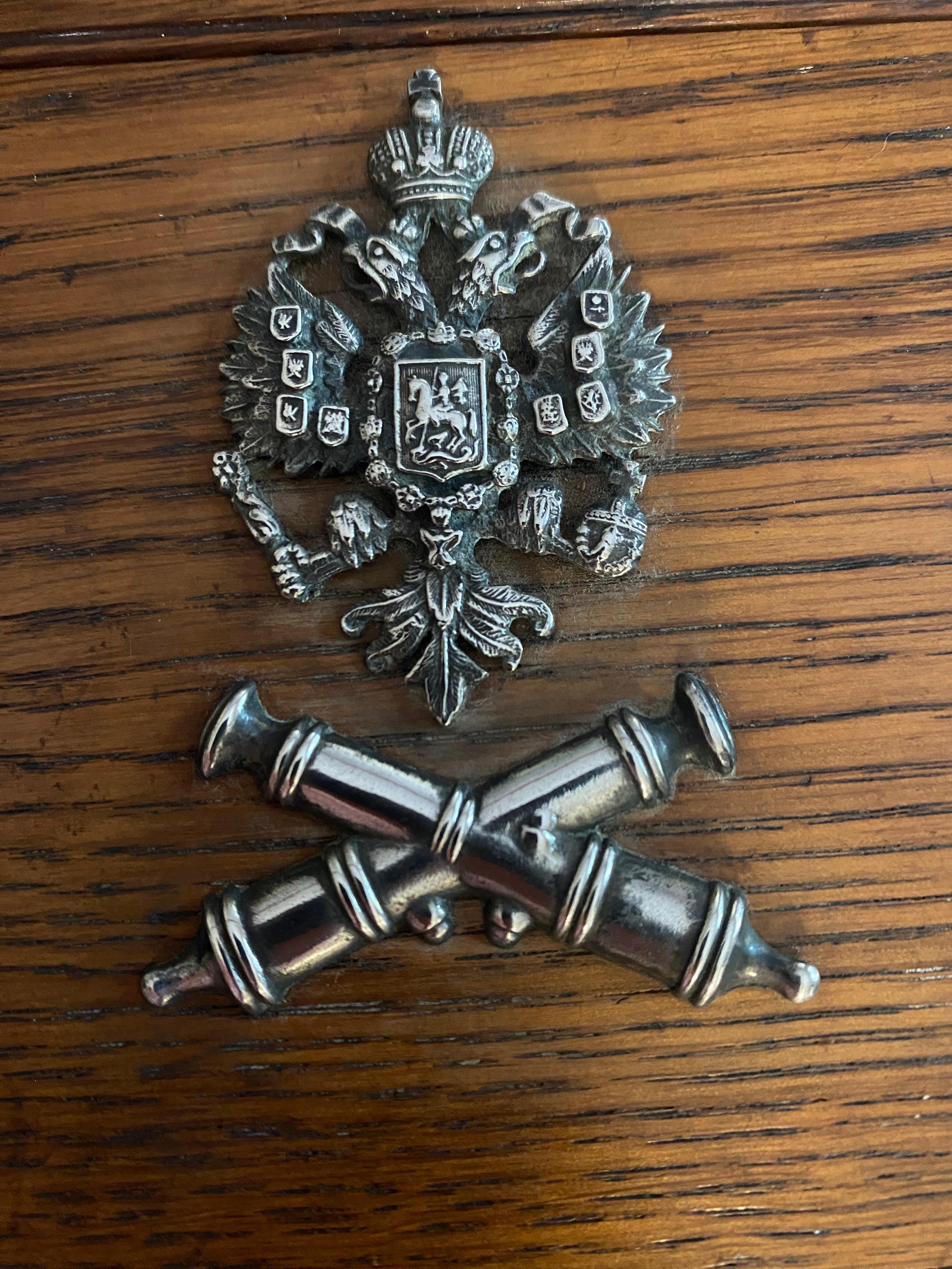 Grande boîte en chêne avec aigles Romanov à double tête de style militaire, vers 1900 en vente 4
