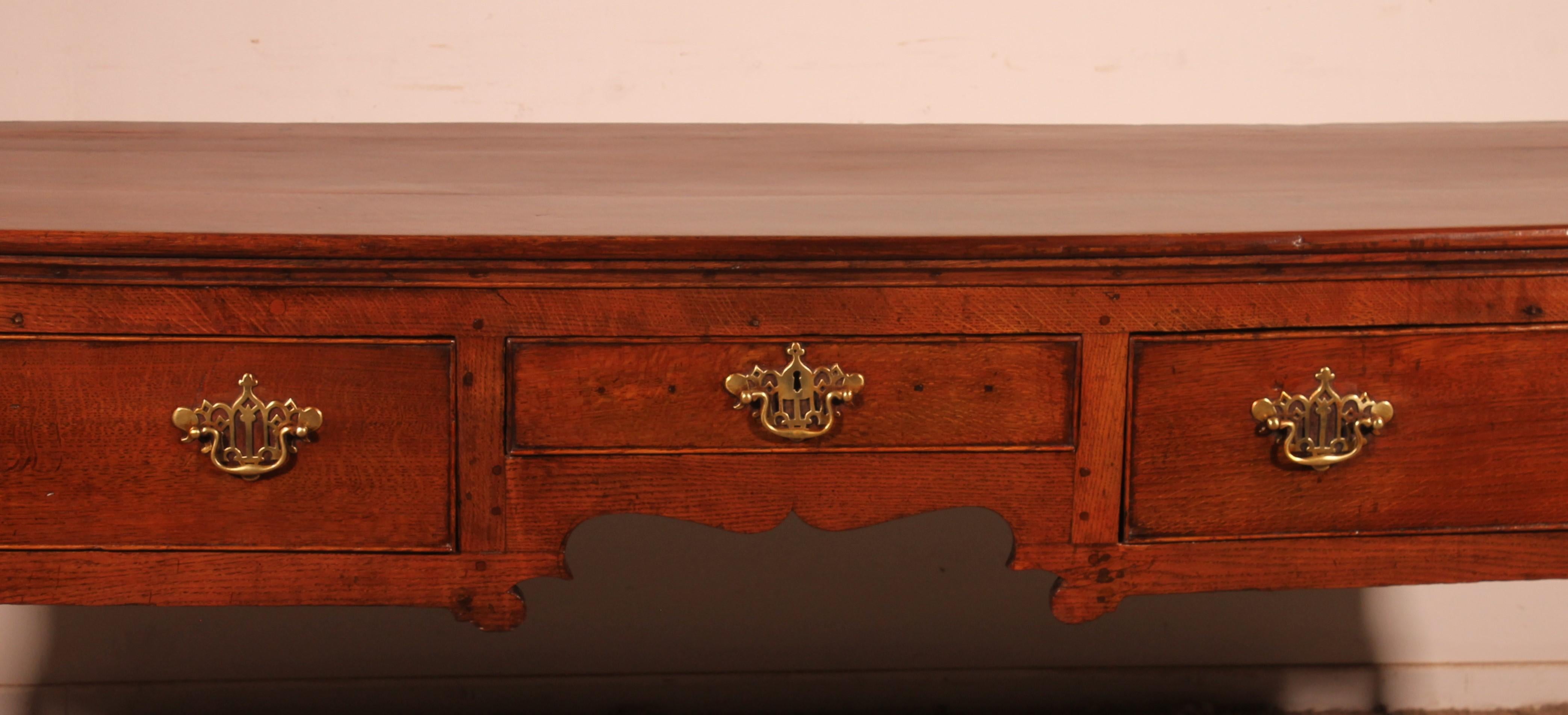 Consola o cómoda grande de roble con tres cajones - Siglo XVIII Chippendale en venta