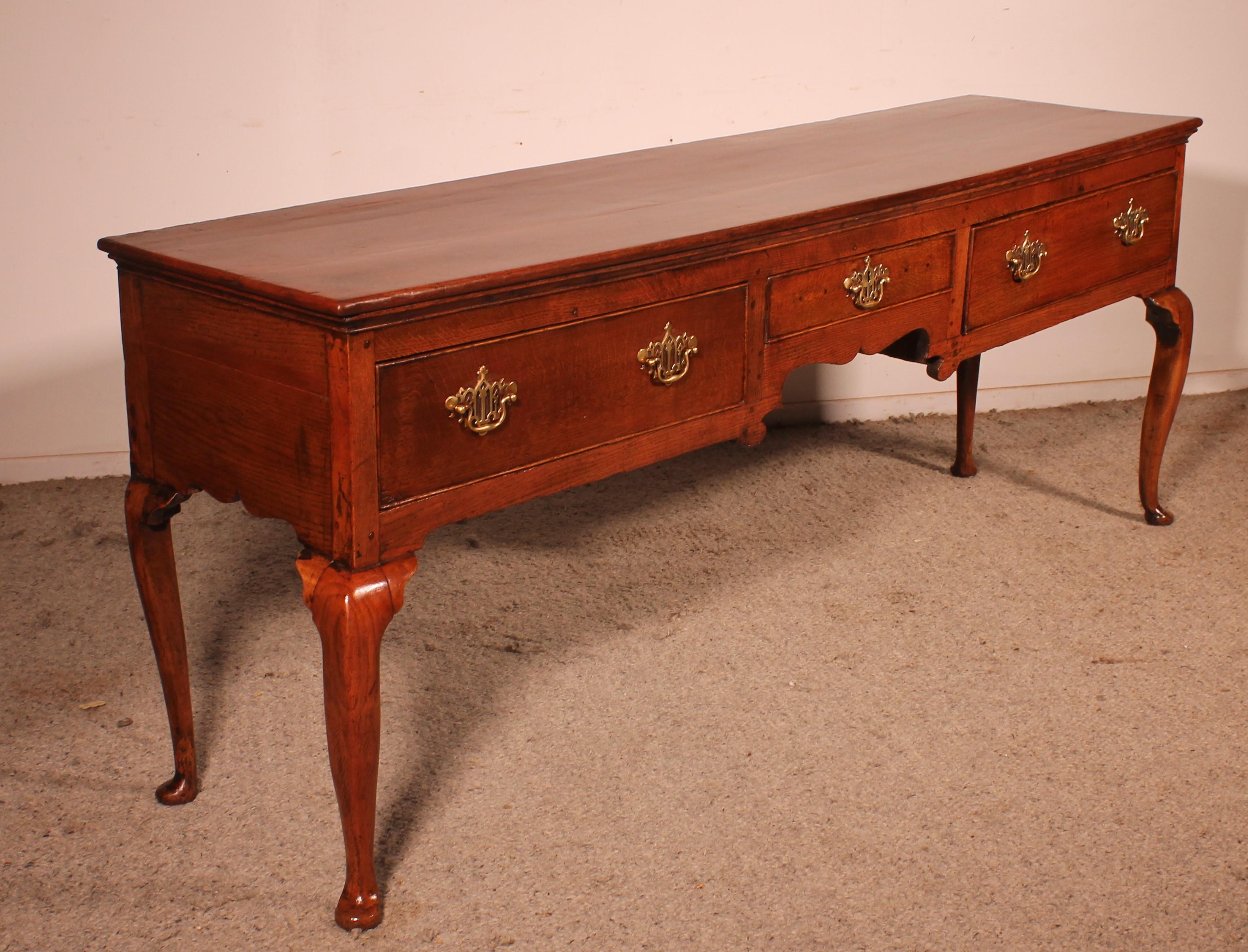 Consola o cómoda grande de roble con tres cajones - Siglo XVIII en venta 2