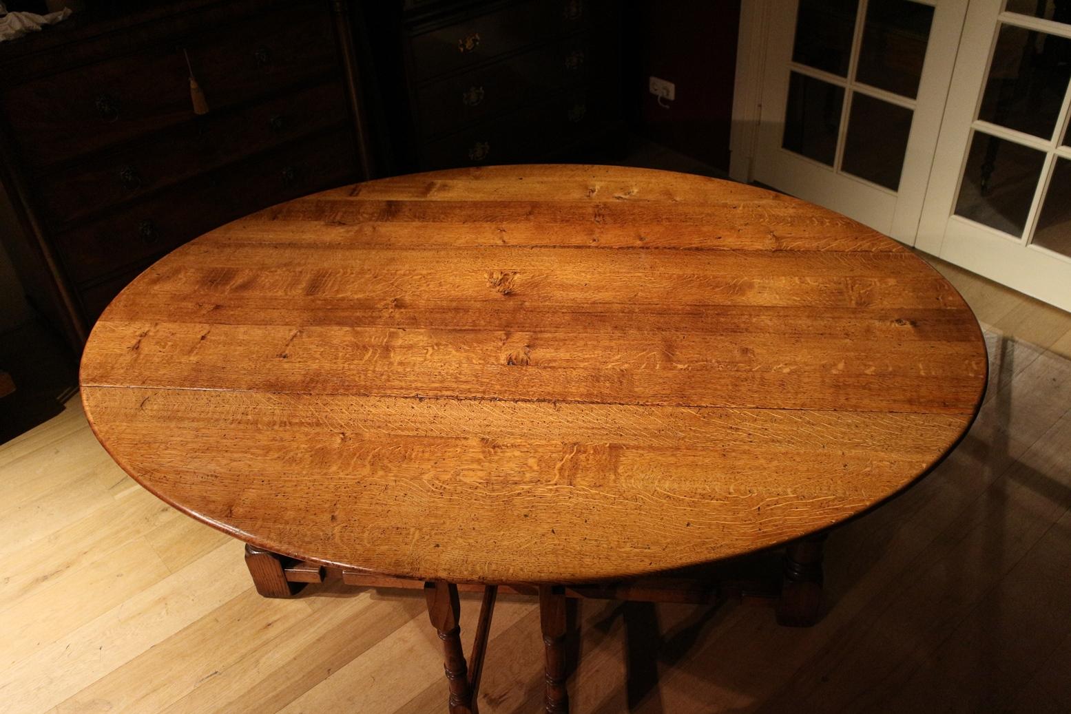 Large oak drop leaf table 1