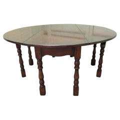 Large Oak Gate Leg or Wake Table This is a very rare and magnificent table