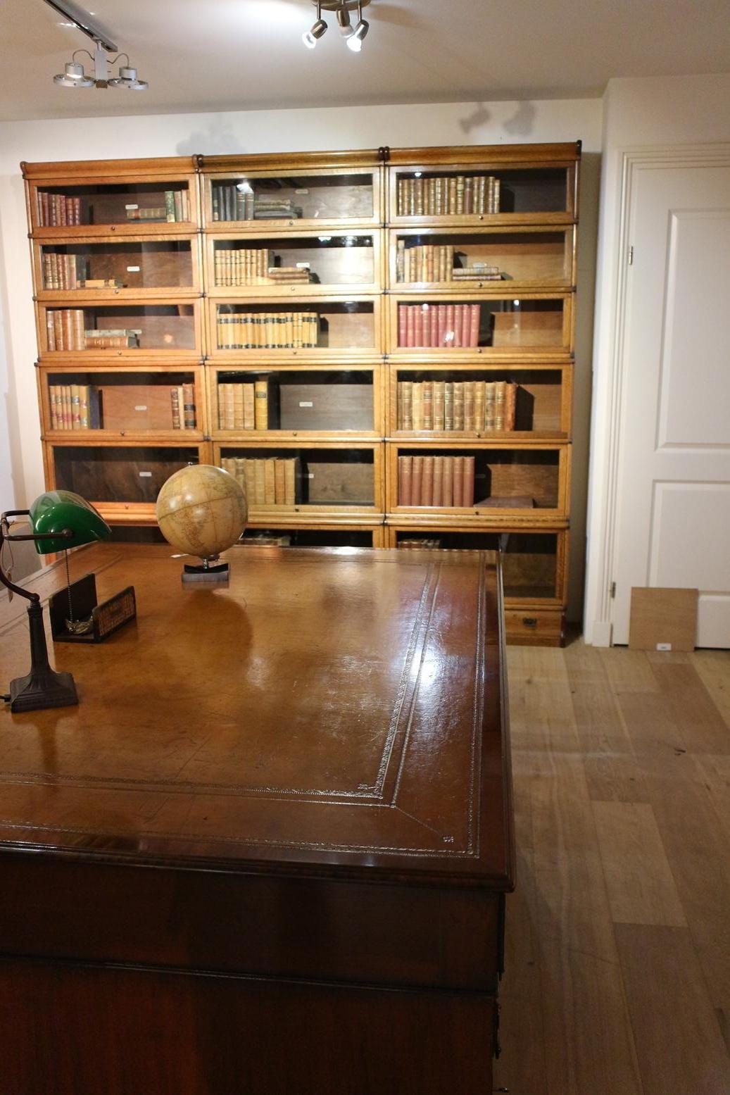 Large Oak Globe Wernicke Bookcase 7