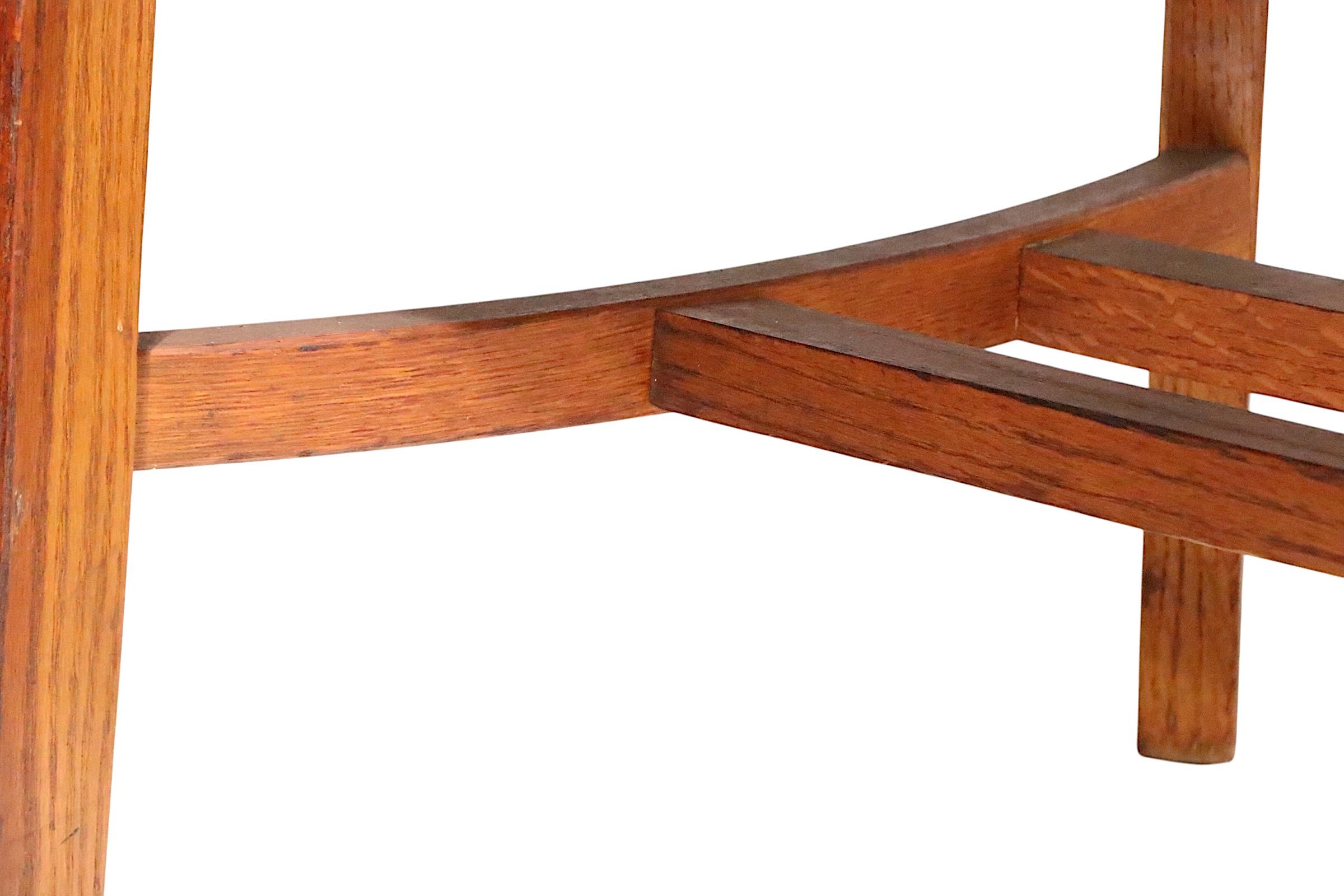 Grand banc de jury en Oak attenant à Gunlocke en vente 8