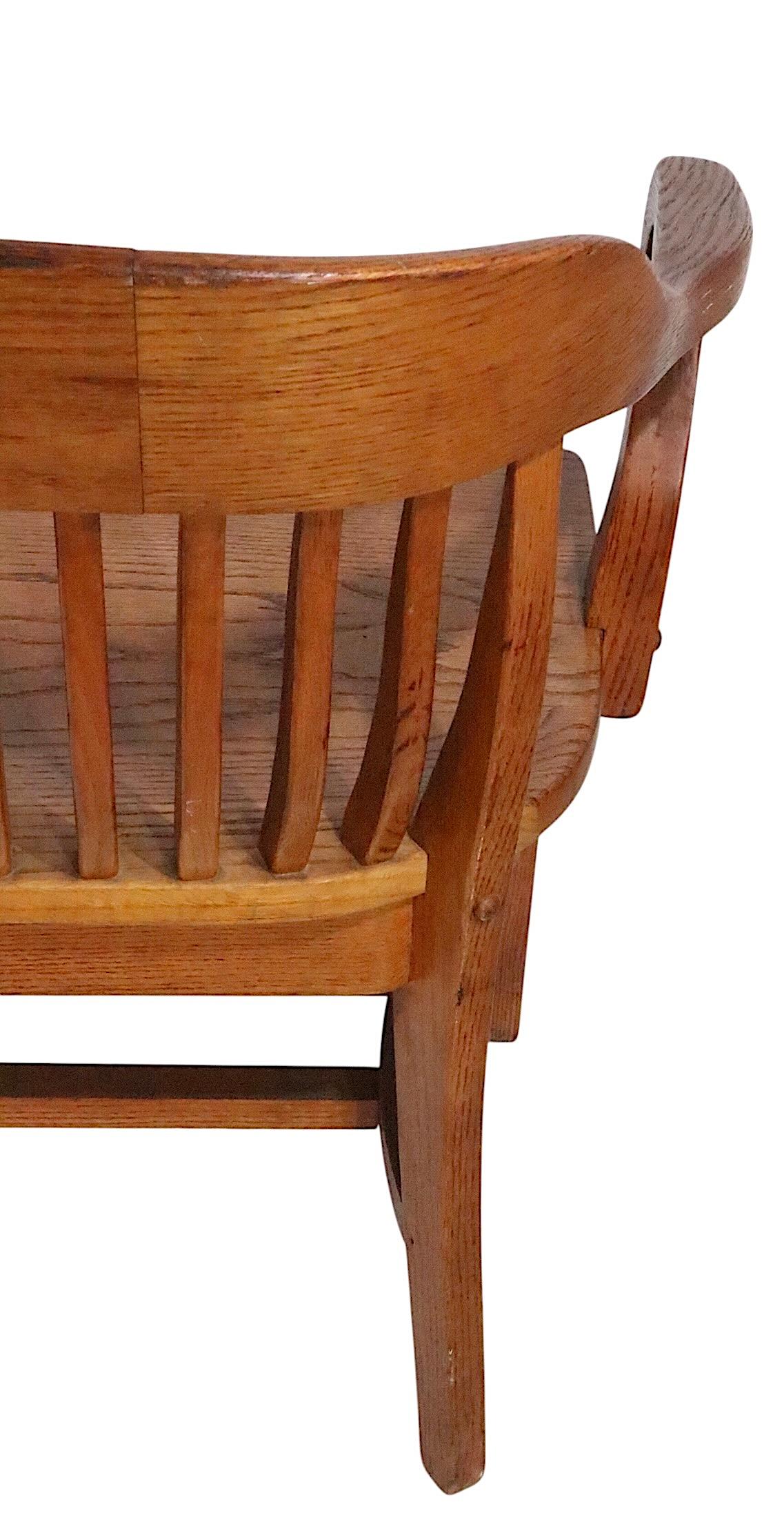 Américain Grand banc de jury en Oak attenant à Gunlocke en vente