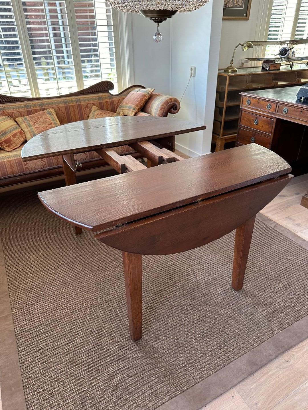 Oak Large oak oval dining table