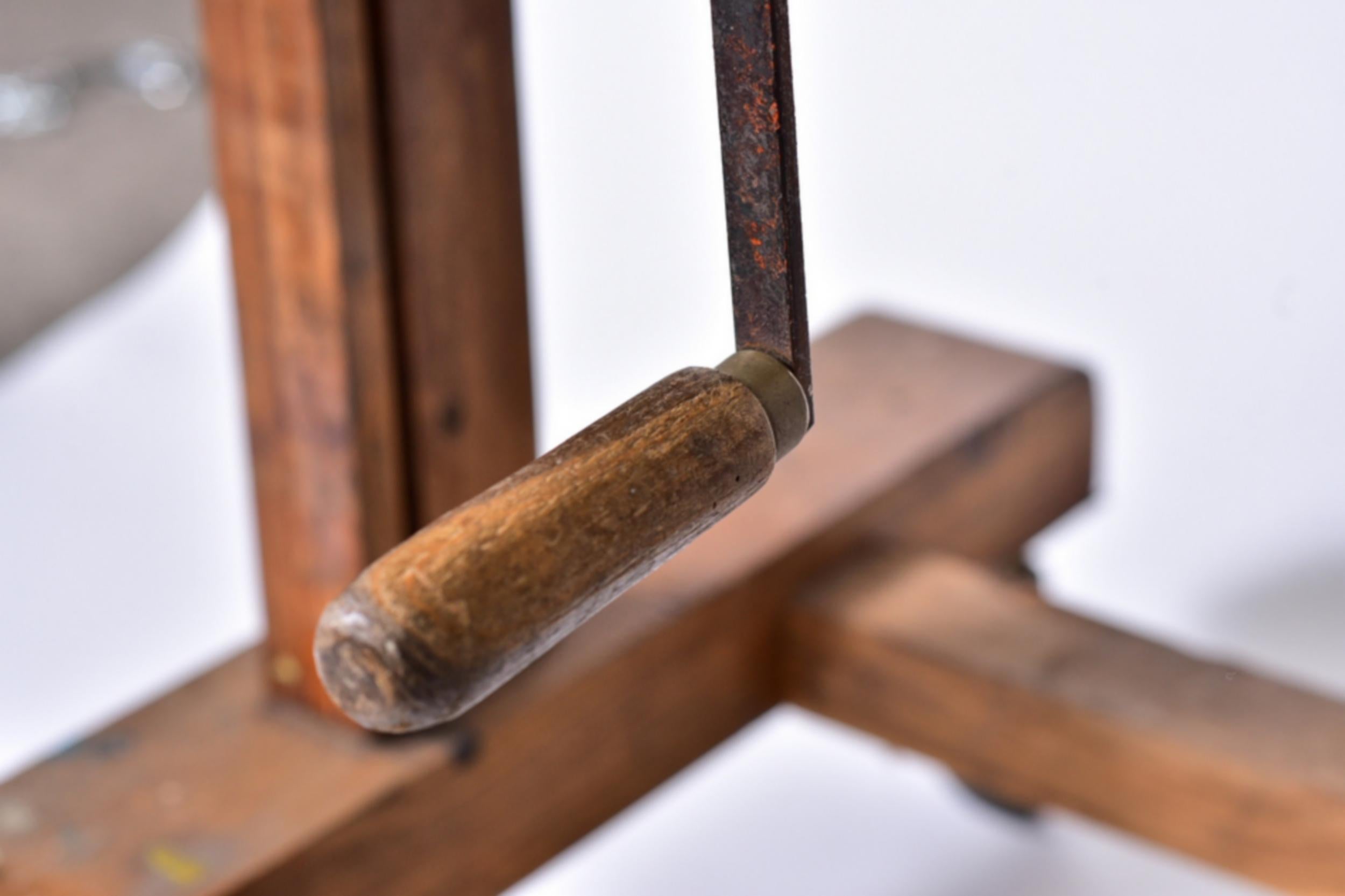 Large oak painter's easel, Paris, France, circa 1950 For Sale 5