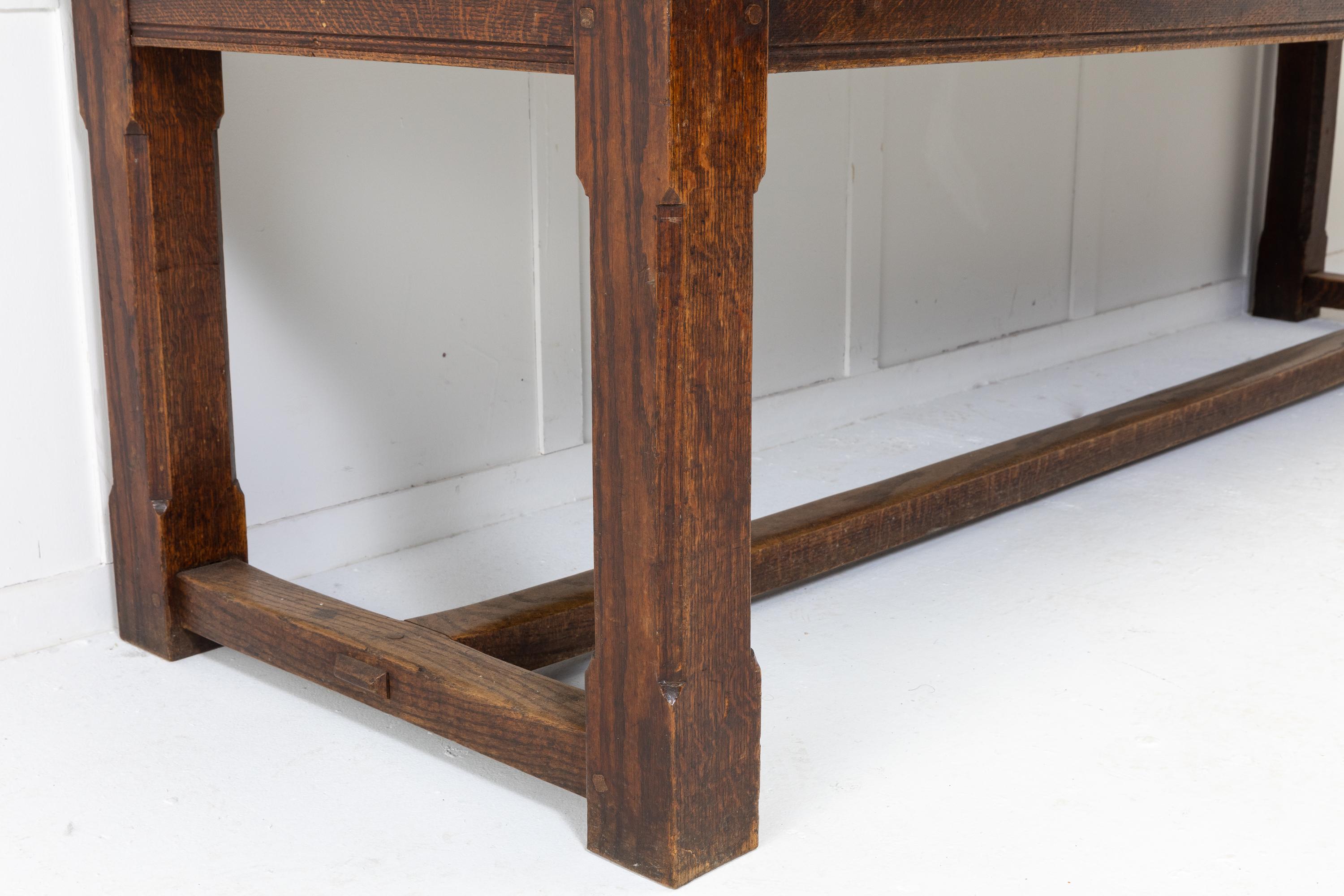Large Oak Refectory Table In Good Condition For Sale In Gloucestershire, GB