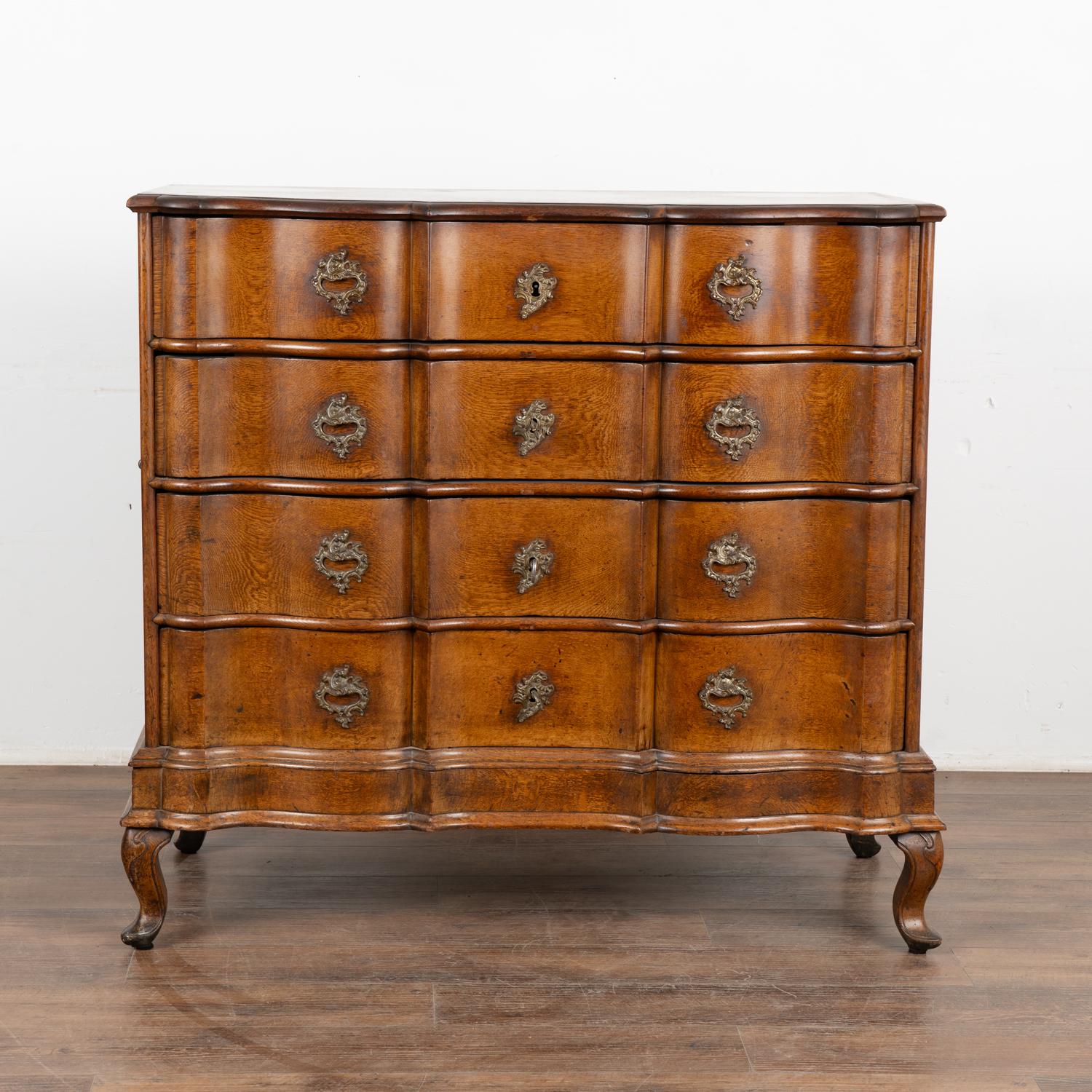 Large Oak Rococo Chest of Five Drawers, Denmark circa 1750-80 In Good Condition For Sale In Round Top, TX