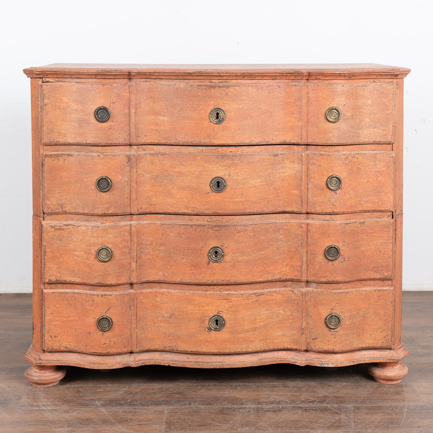 Large Oak Rococo Chest of Four Drawers, Denmark circa 1780-1800 In Good Condition For Sale In Round Top, TX