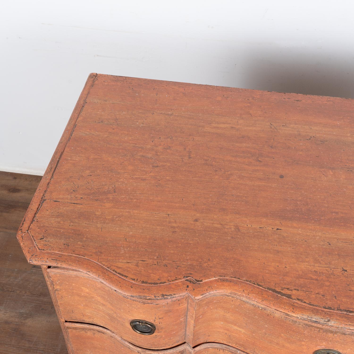 XVIIIe siècle Grande commode rococo en Oak à quatre tiroirs, Danemark vers 1780-1800 en vente