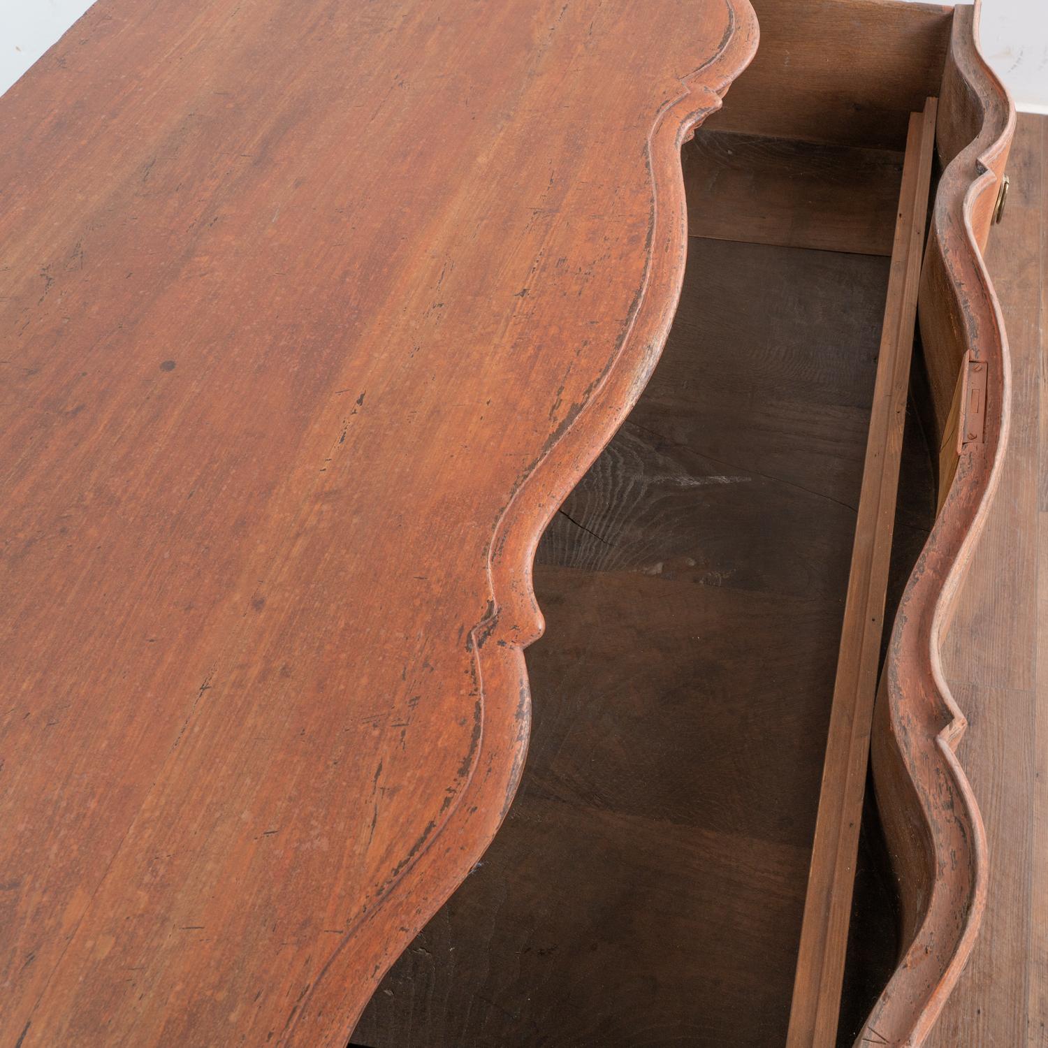 Grande commode rococo en Oak à quatre tiroirs, Danemark vers 1780-1800 en vente 1
