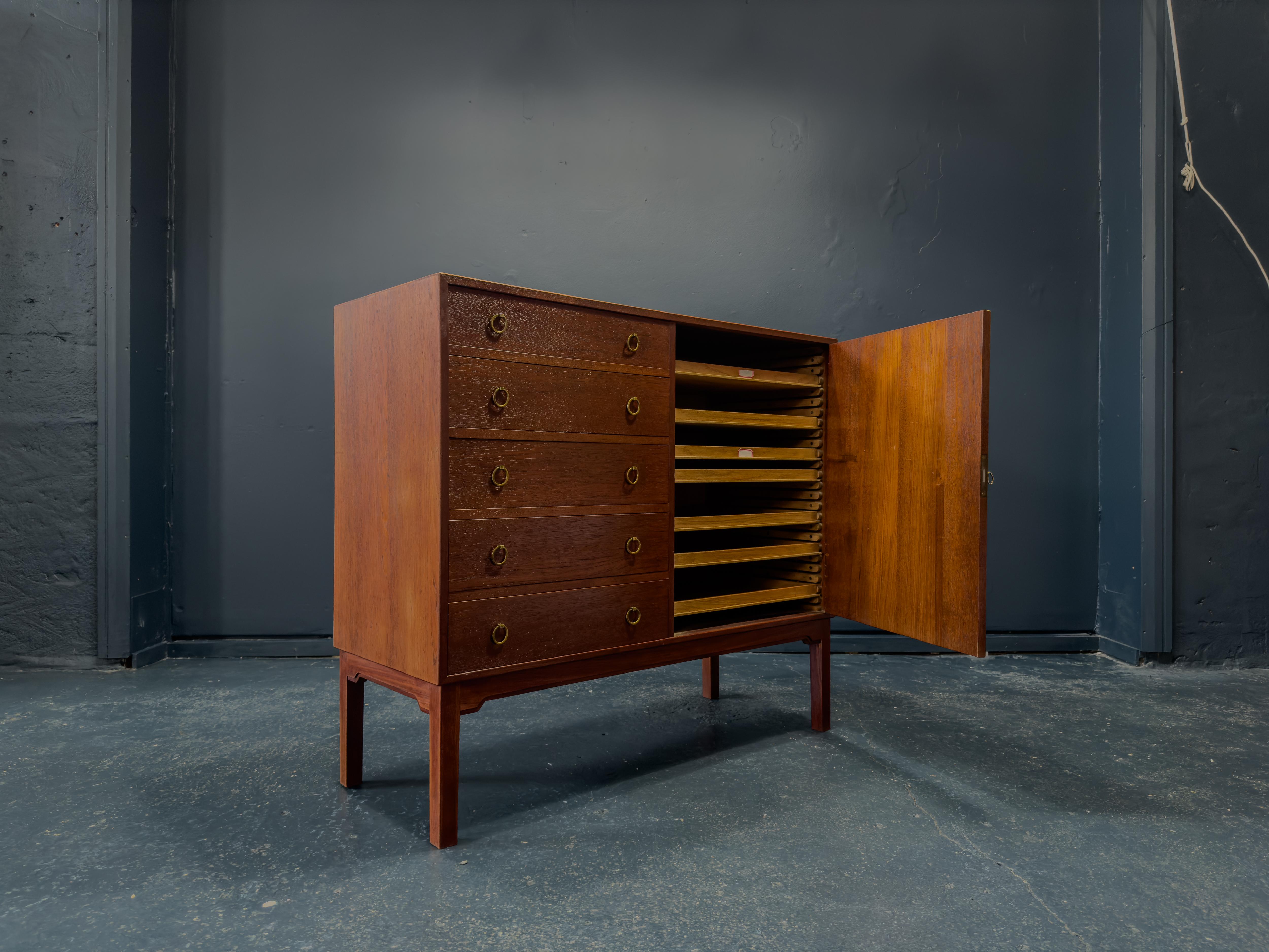 Danese Credenza grande con cassetti in Oak in vendita
