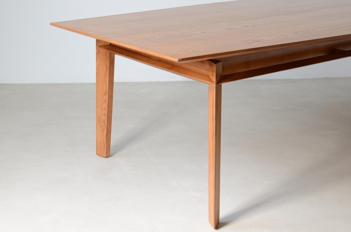 Oak Large oak table with shaped top For Sale