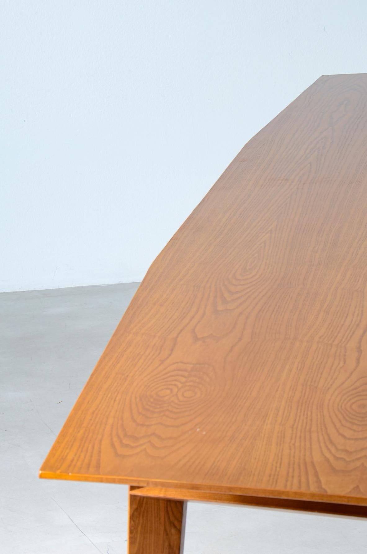 Large oak table with shaped top For Sale 1