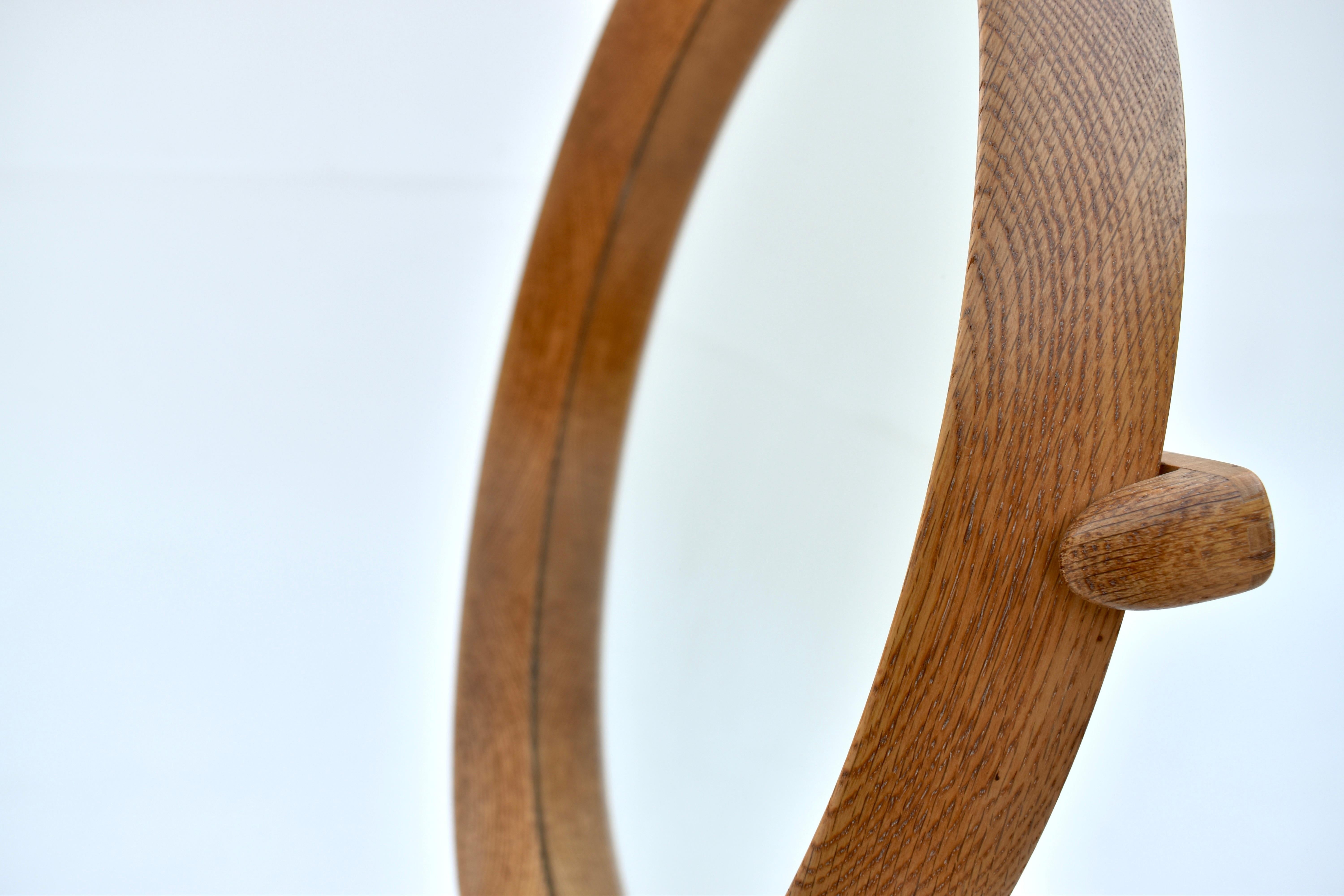 Chêne Grand miroir de courtoisie en chêne par Uno & Östen Kristiansson pour Luxus, Suède en vente