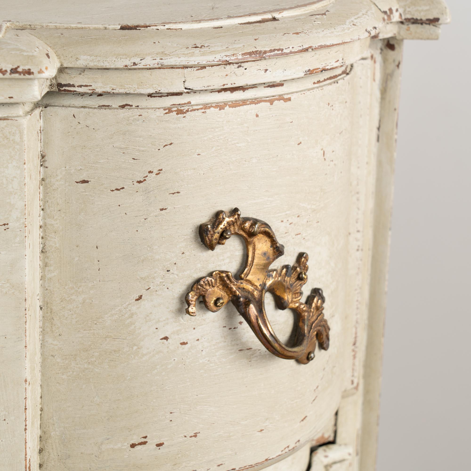 Large Oak White Painted Chest of Drawers, Denmark circa 1770 For Sale 3