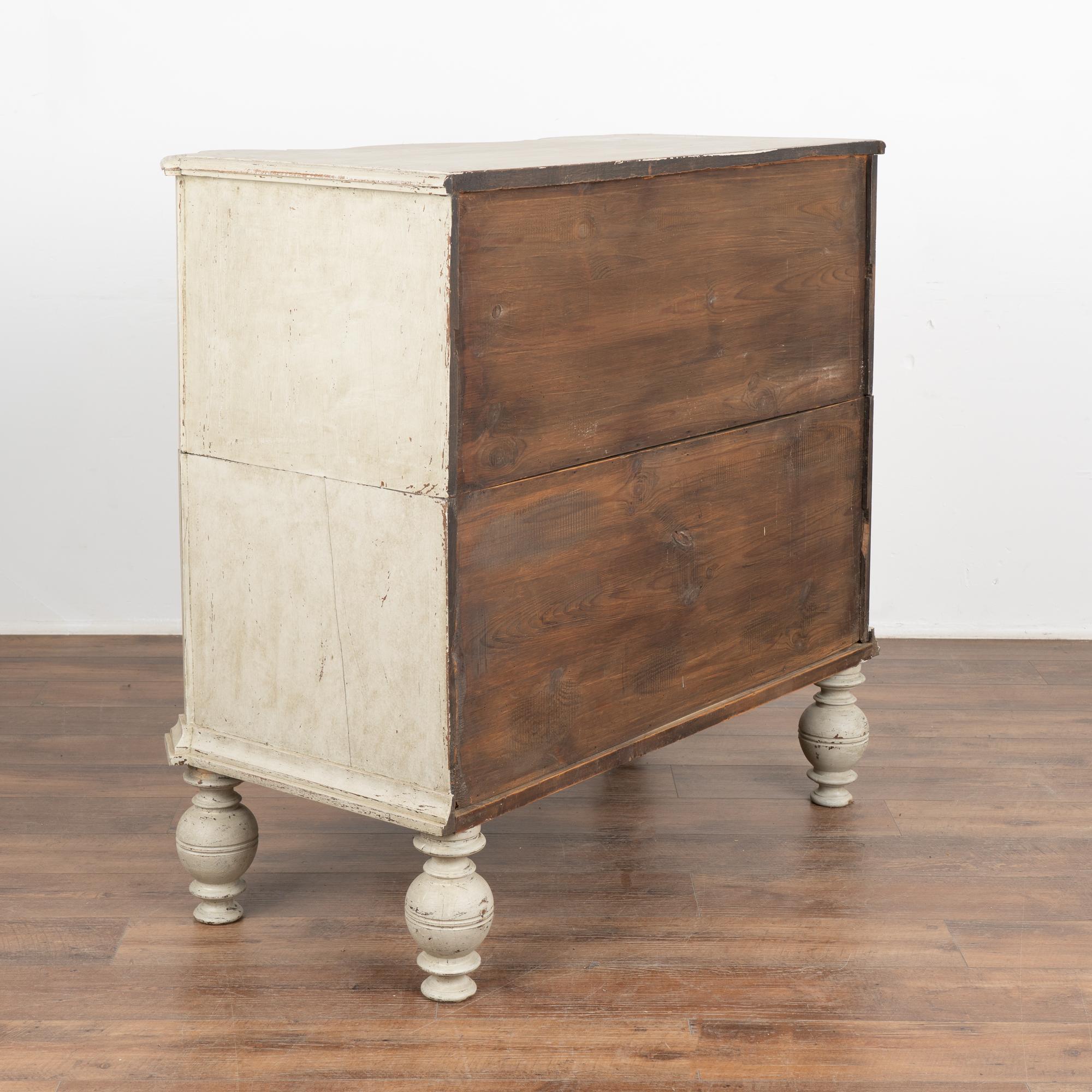 Large Oak White Painted Chest of Drawers, Denmark circa 1770 For Sale 4