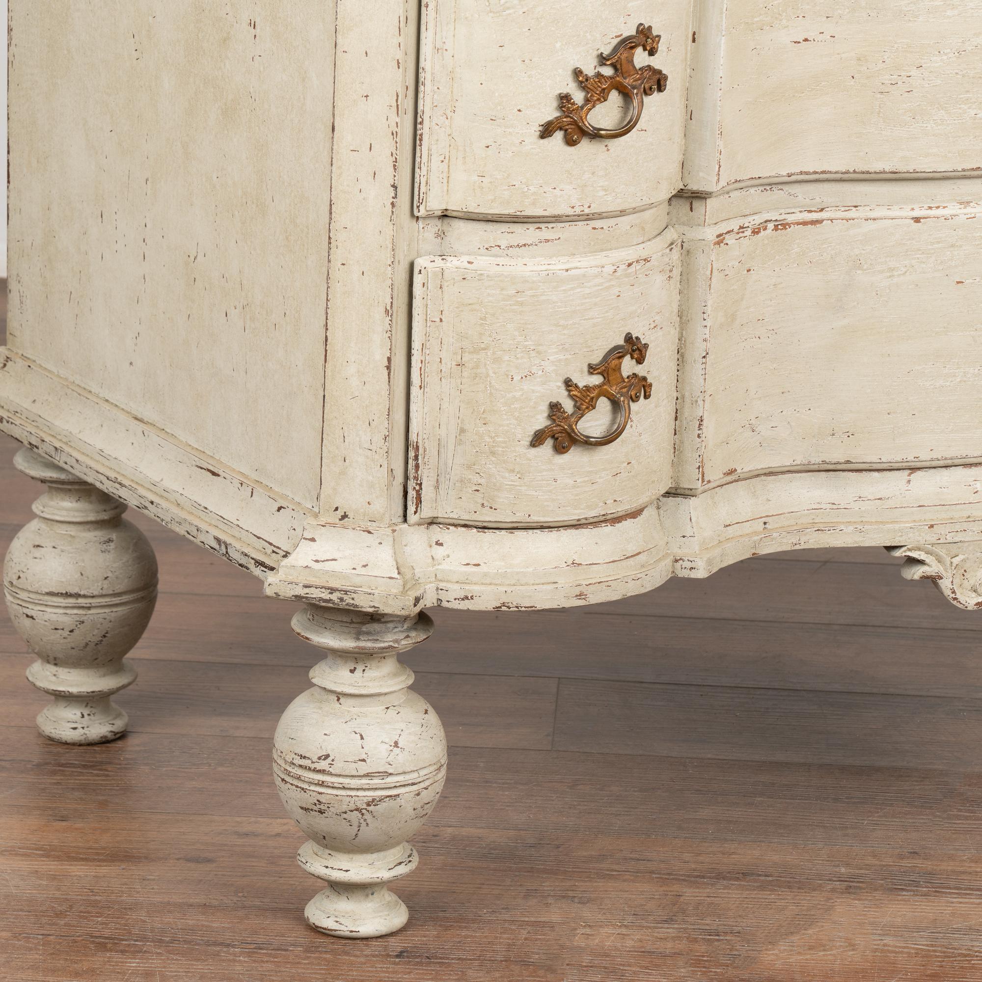 Ottone Grande cassettiera in Oak dipinta di bianco, Danimarca, 1770 circa in vendita