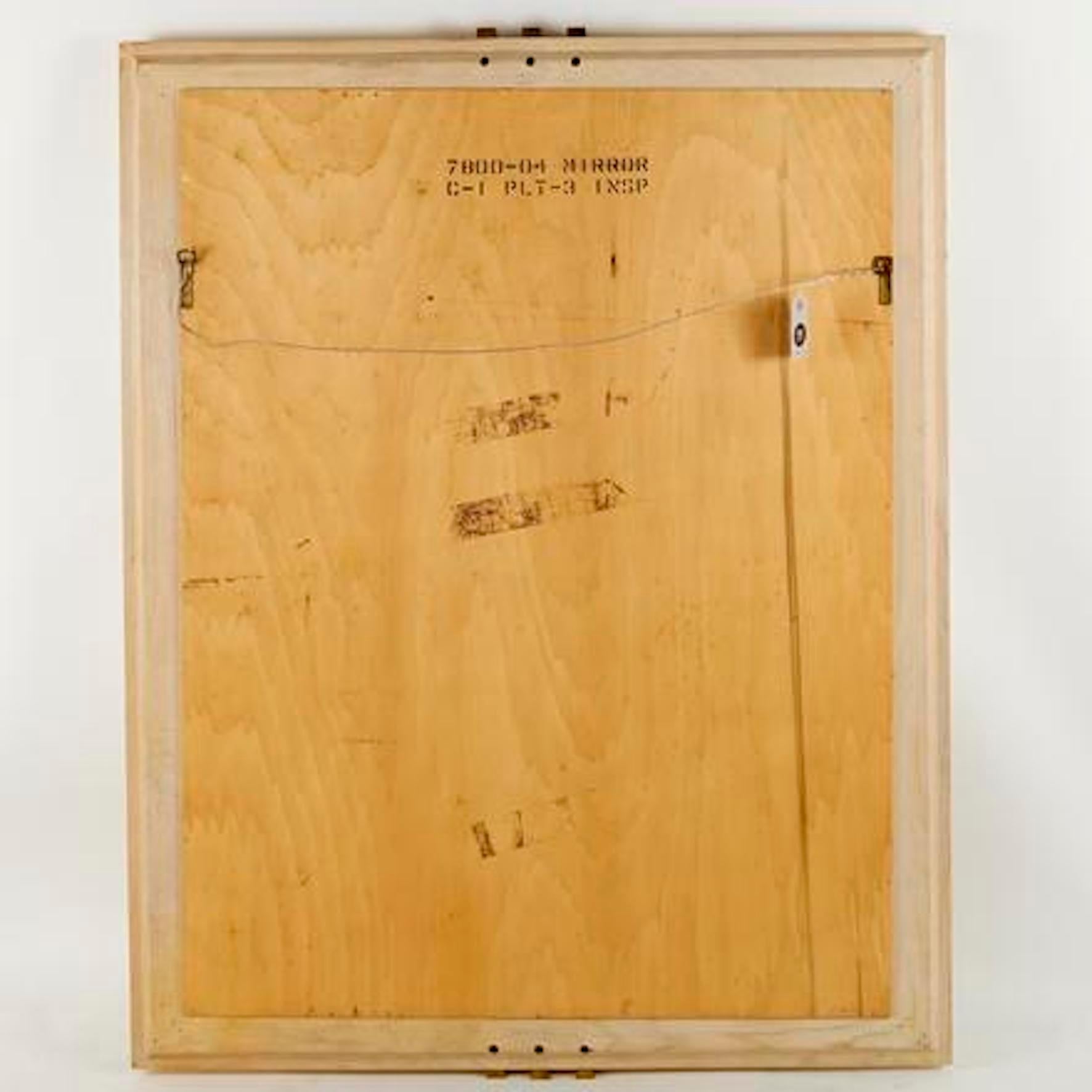 Großer abgeschrägter Spiegel aus Eichenholz und Messing im Stil von Karl Springer im Zustand „Gut“ im Angebot in Montreal, QC