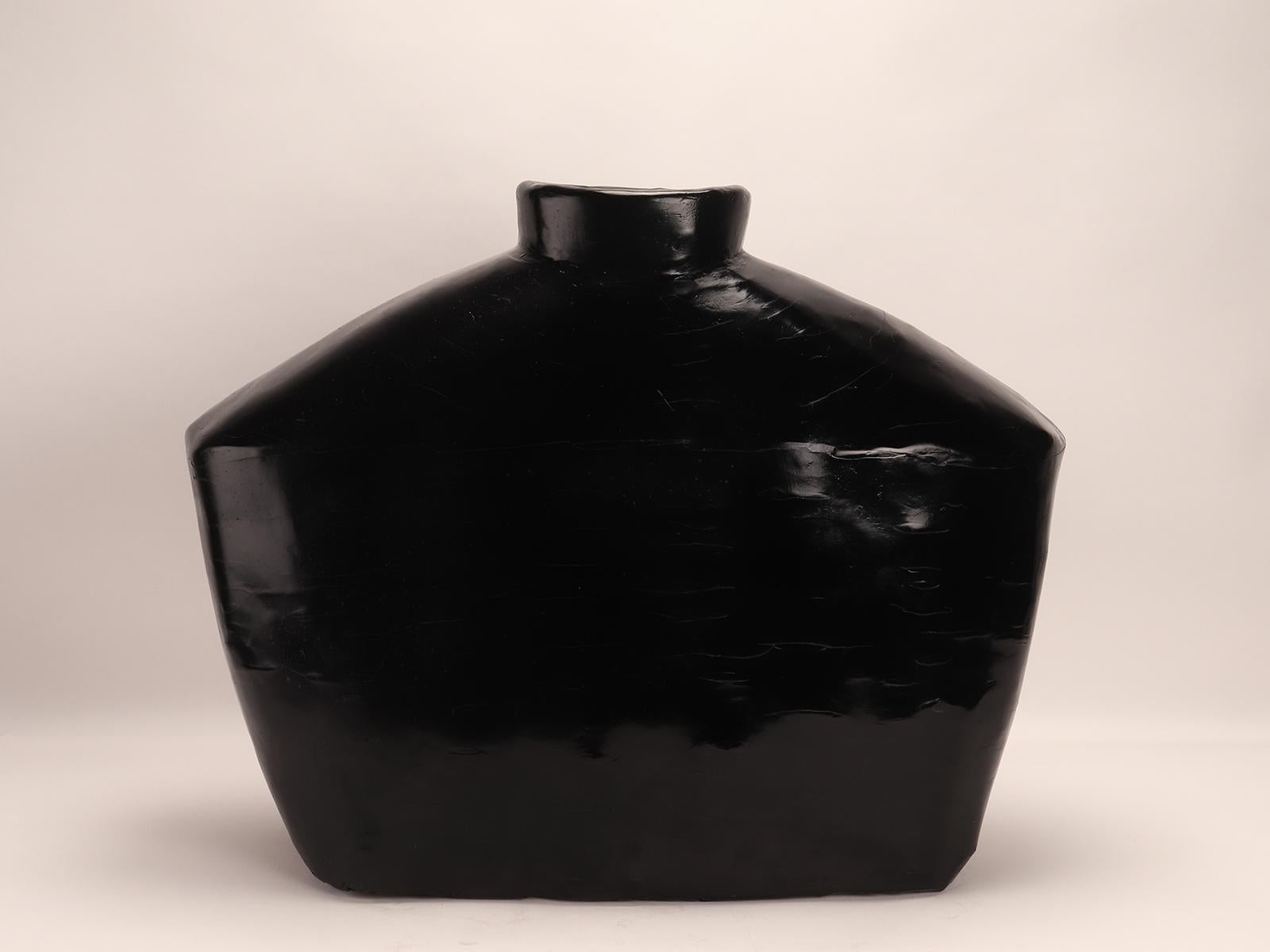 19th Century Large oblong-shaped lacquer vase, Shanxi, China late 19th century. For Sale