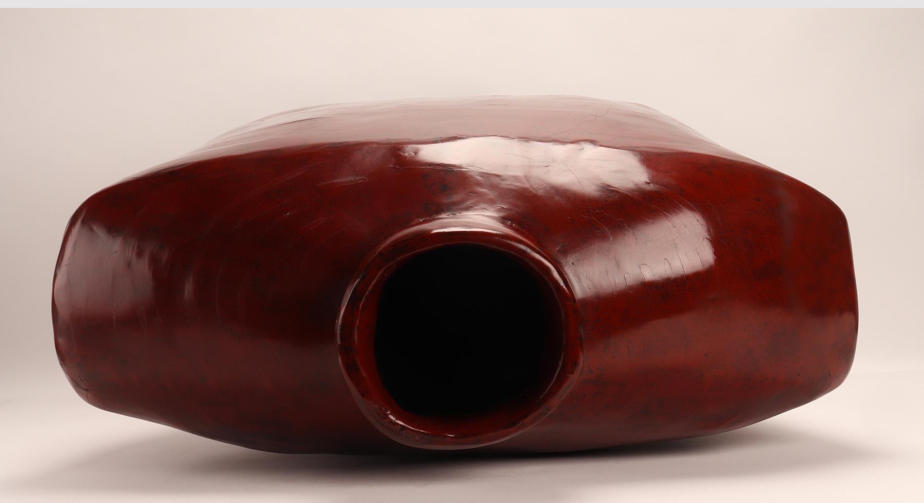 Large oblong-shaped lacquer vase, Shanxi, China late 19th century. For Sale 3