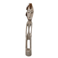 Grande figura oceanica Asmat in legno intagliato, Papua Nuova Guinea