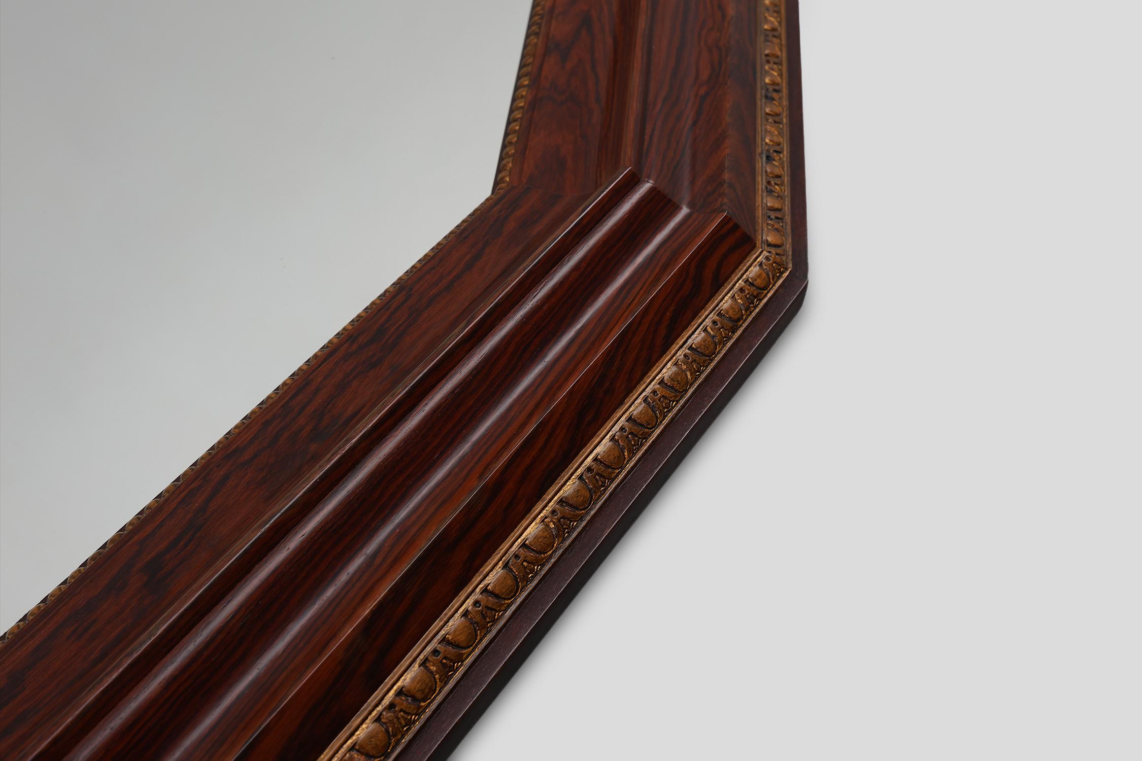 Belge Grand miroir mural octogonal Art Deco en bois massif, Belgique vers 1925 en vente