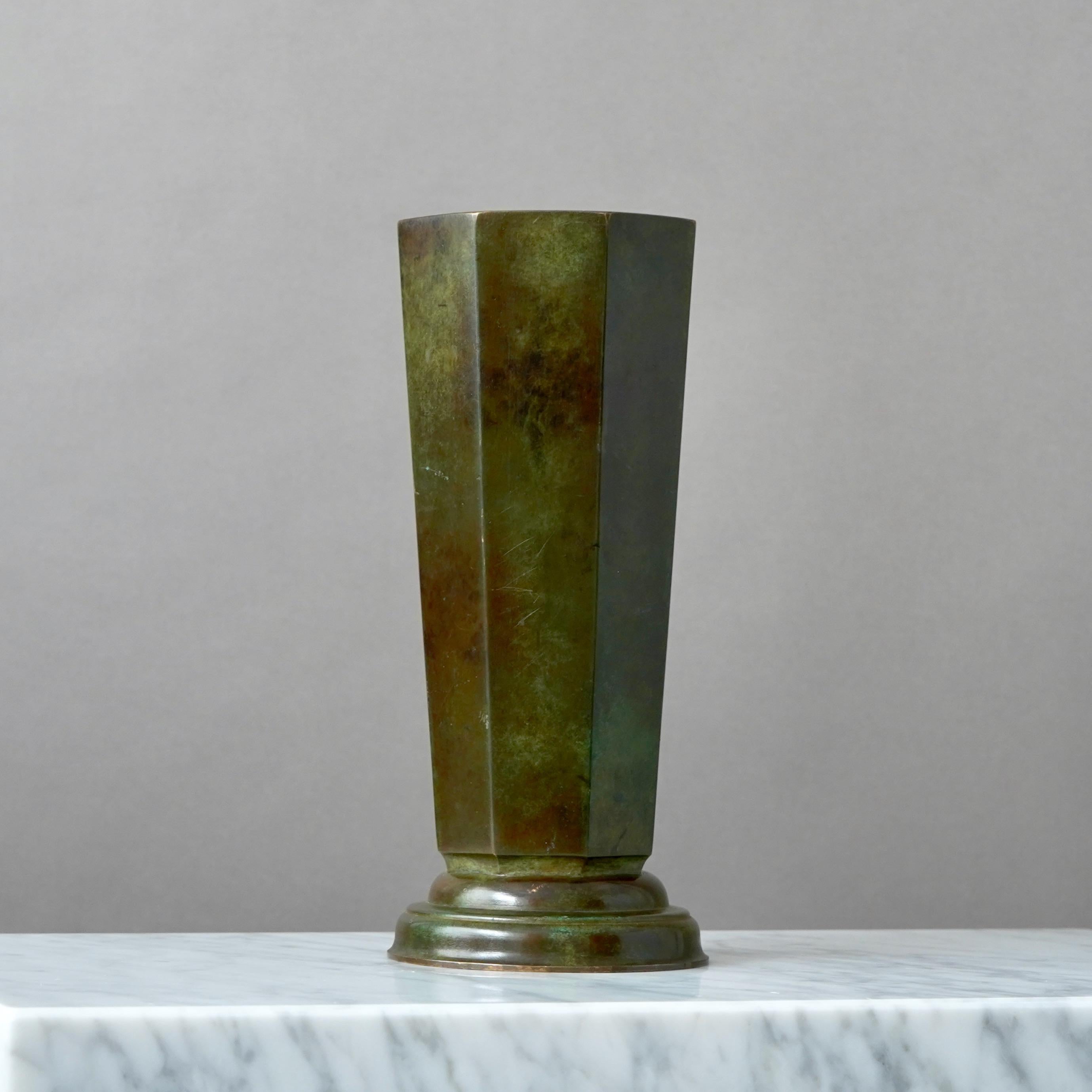 A large and beautiful bronze vase with amazing patina. 
Produced by GAB Guldsmedsaktiebolaget for Ciselörer Nyköping, Sweden, 1930s.

Good condition, with an inscription (pictured) and some light scratches.
Stamped 'Ciselörer Nyköping' and 'SVENSK