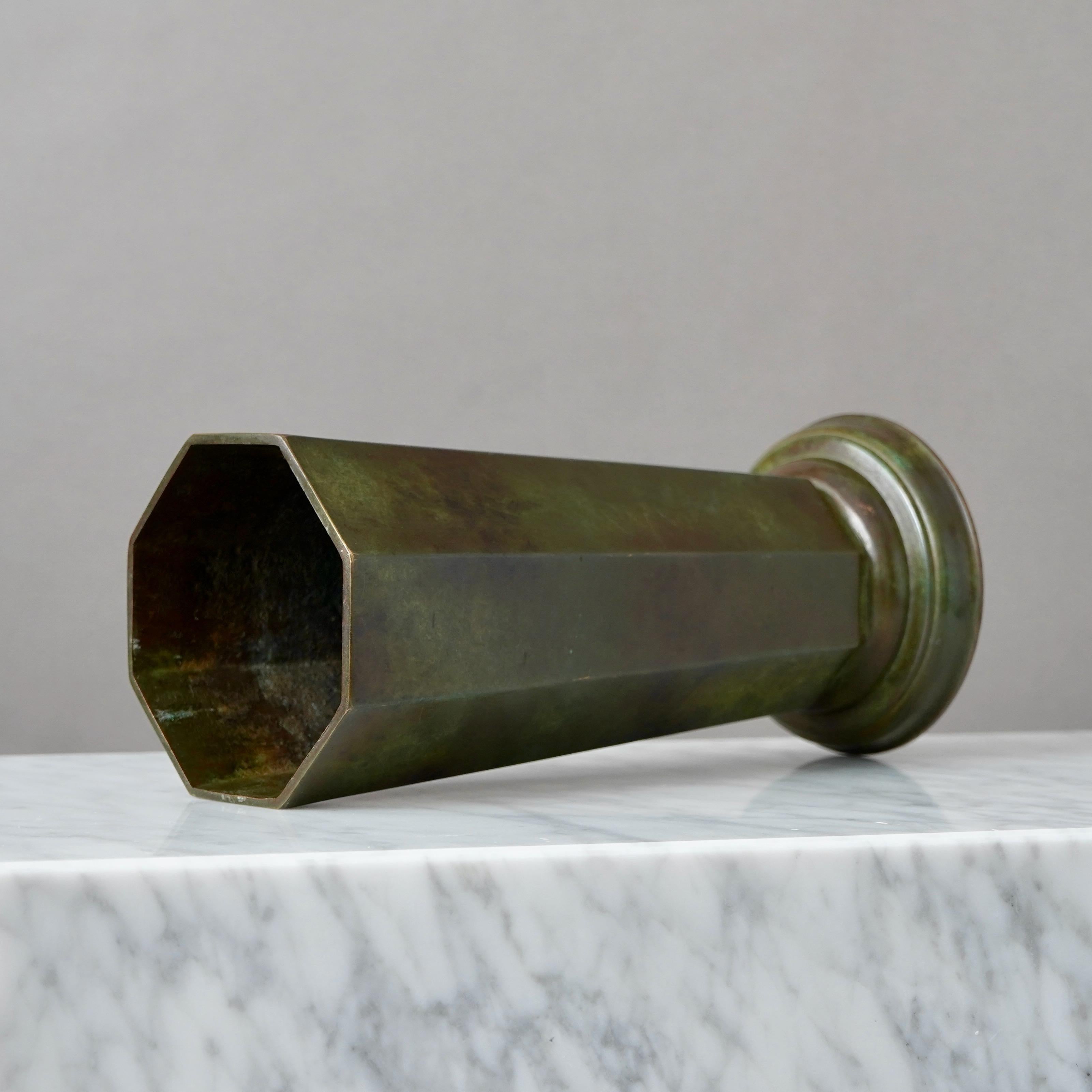 Swedish Large Octagonal Bronze Art Deco Vase by GAB Guldsmedsaktiebolaget, Sweden, 1930s For Sale