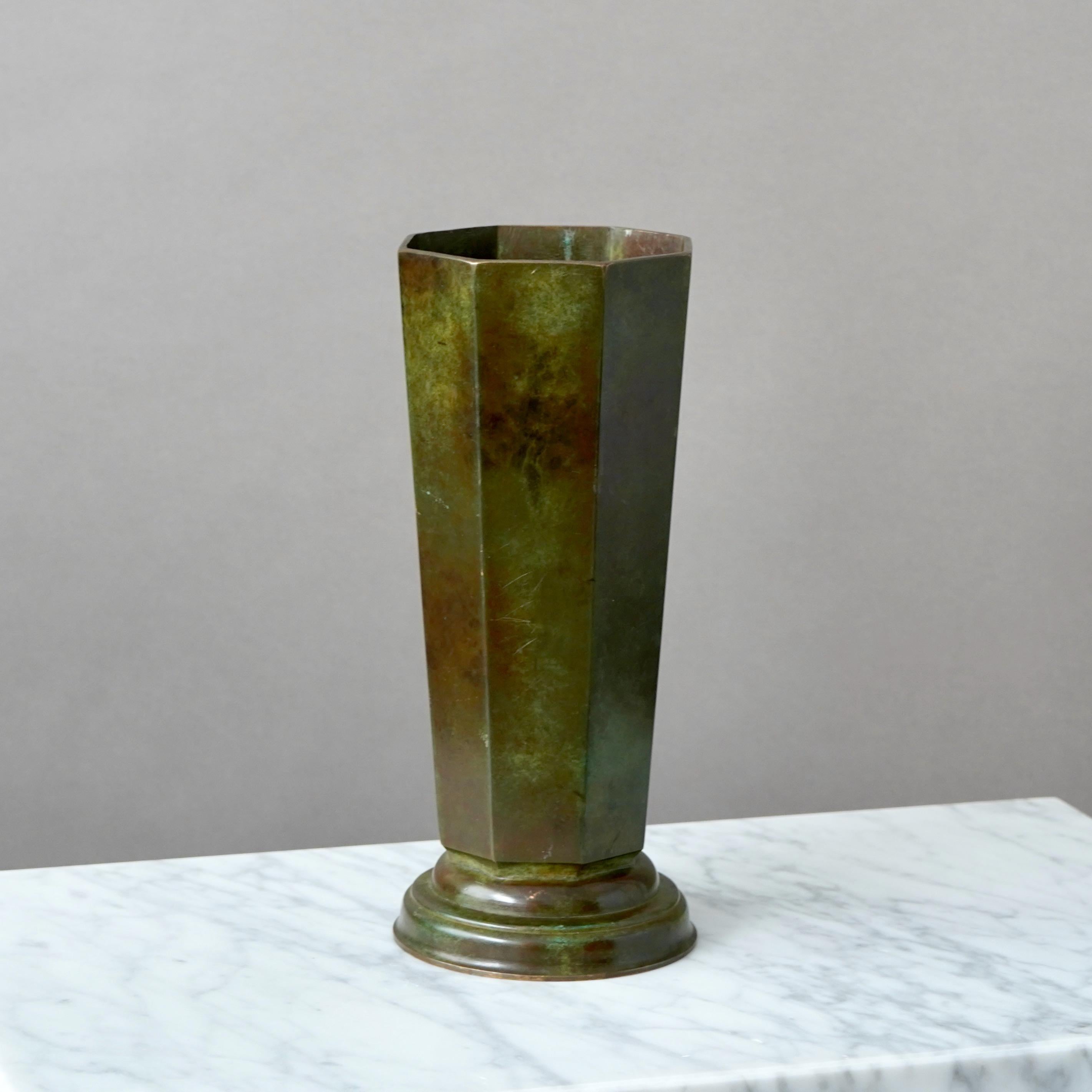 Cast Large Octagonal Bronze Art Deco Vase by GAB Guldsmedsaktiebolaget, Sweden, 1930s For Sale