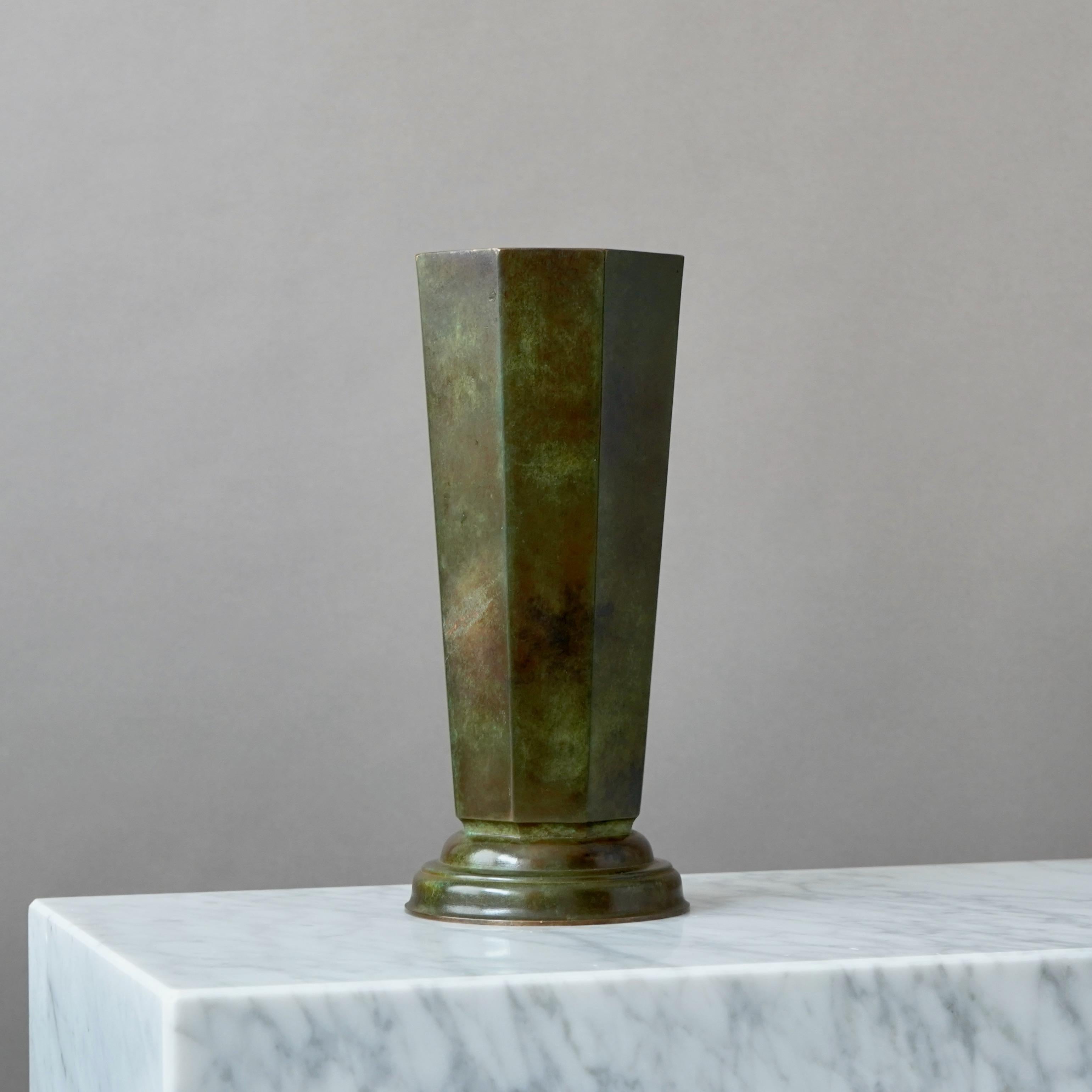Large Octagonal Bronze Art Deco Vase by GAB Guldsmedsaktiebolaget, Sweden, 1930s For Sale 2