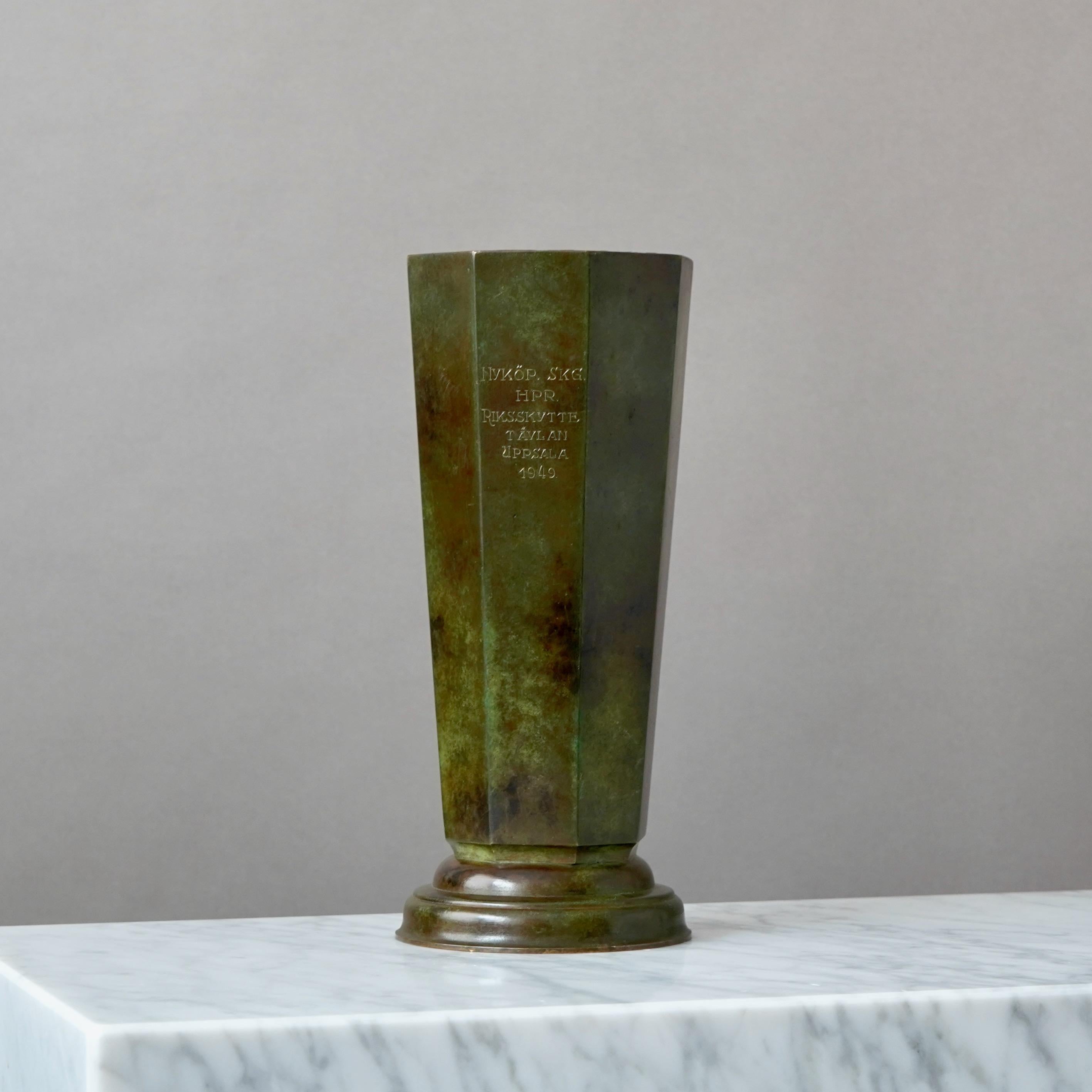 Large Octagonal Bronze Art Deco Vase by GAB Guldsmedsaktiebolaget, Sweden, 1930s For Sale 3