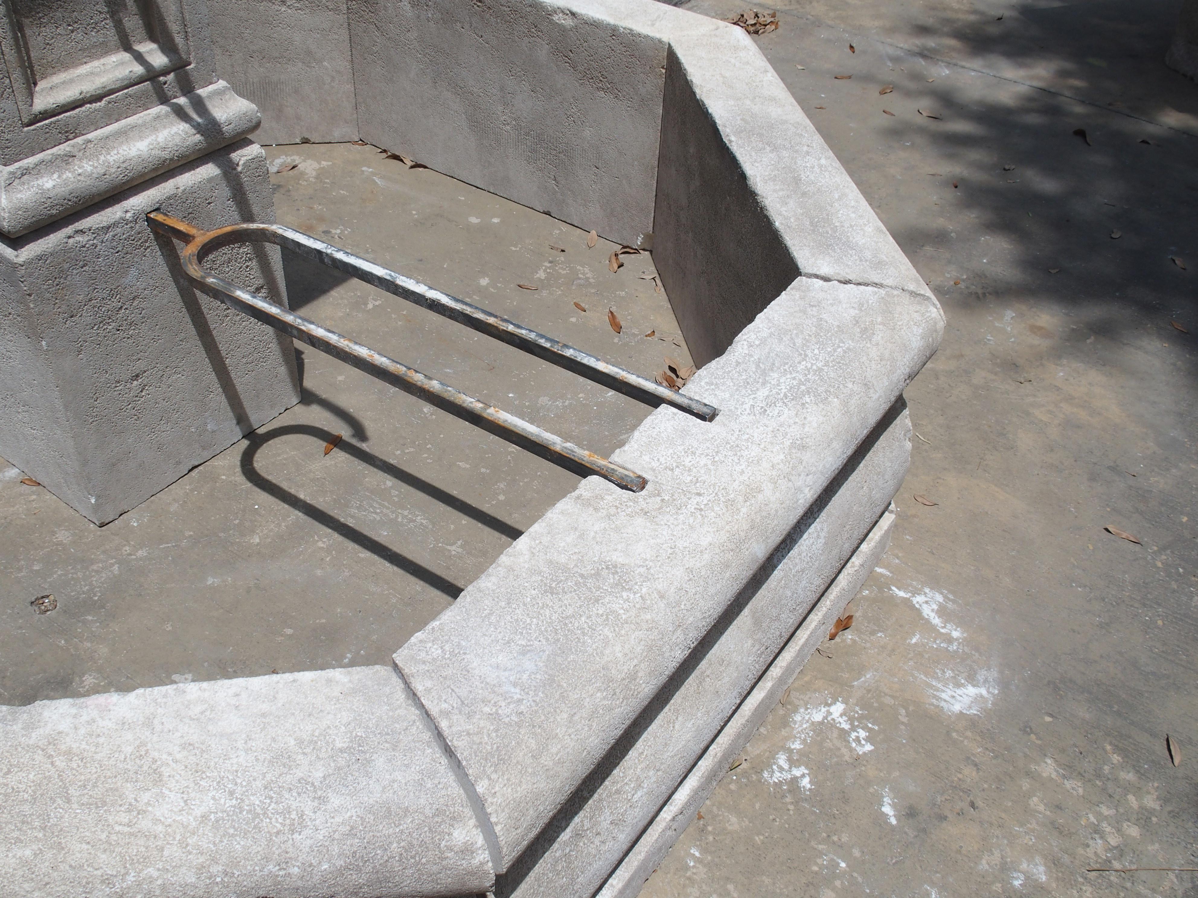 Large Octagonal Limestone Center Fountain from Provence, France In Good Condition In Dallas, TX