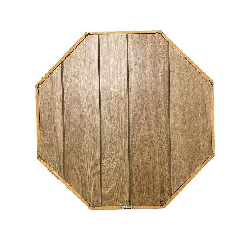 Américain Grande boîte d'ombres octogonale en bois et verre ou boîte de collection avec treillis en vente