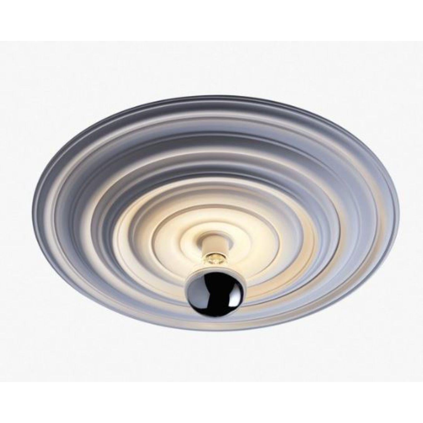 Large Odeon ceiling light by Radar.
Design: Bastien Taillard.
Materials: Metal, plaster of Paris, fiberglass.
Dimensions: W 77 x D 77 x H 15 cm.
Also Available with a double layer of mat white paint or in raw plaster ready to paint. Bulb socket