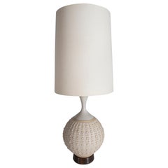 Große Off White Bob Kinzie Keramiklampen mit Originalschirmen