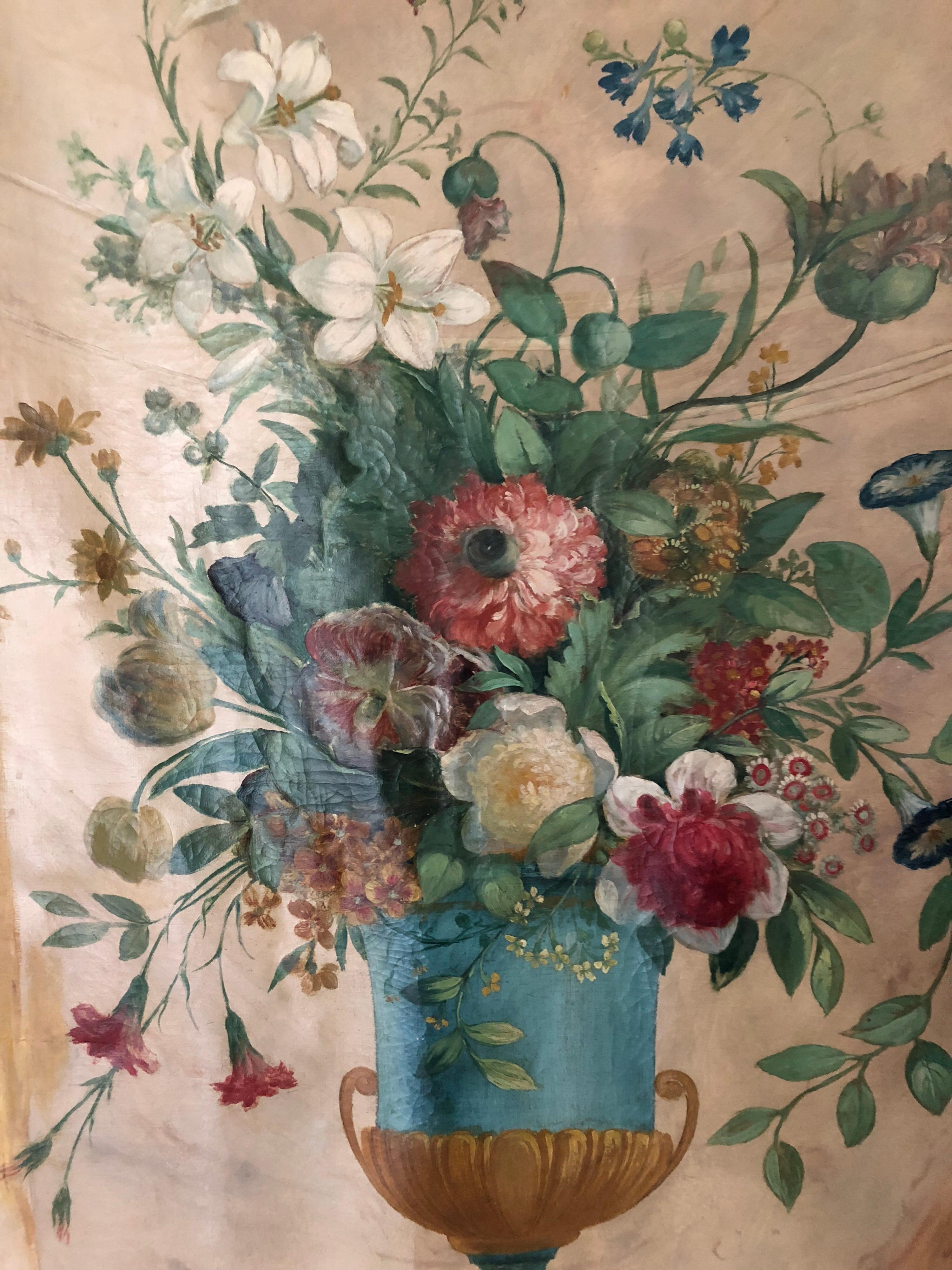 Ein großformatiges Stillleben in Öl auf Leinwand. Architektonisch gewölbte Nische hinter blauer Urne, die mit Schnittblumen überquillt. In einem zeitgenössischen Rahmen aus Goldholz. Offensichtlich unsigniert.