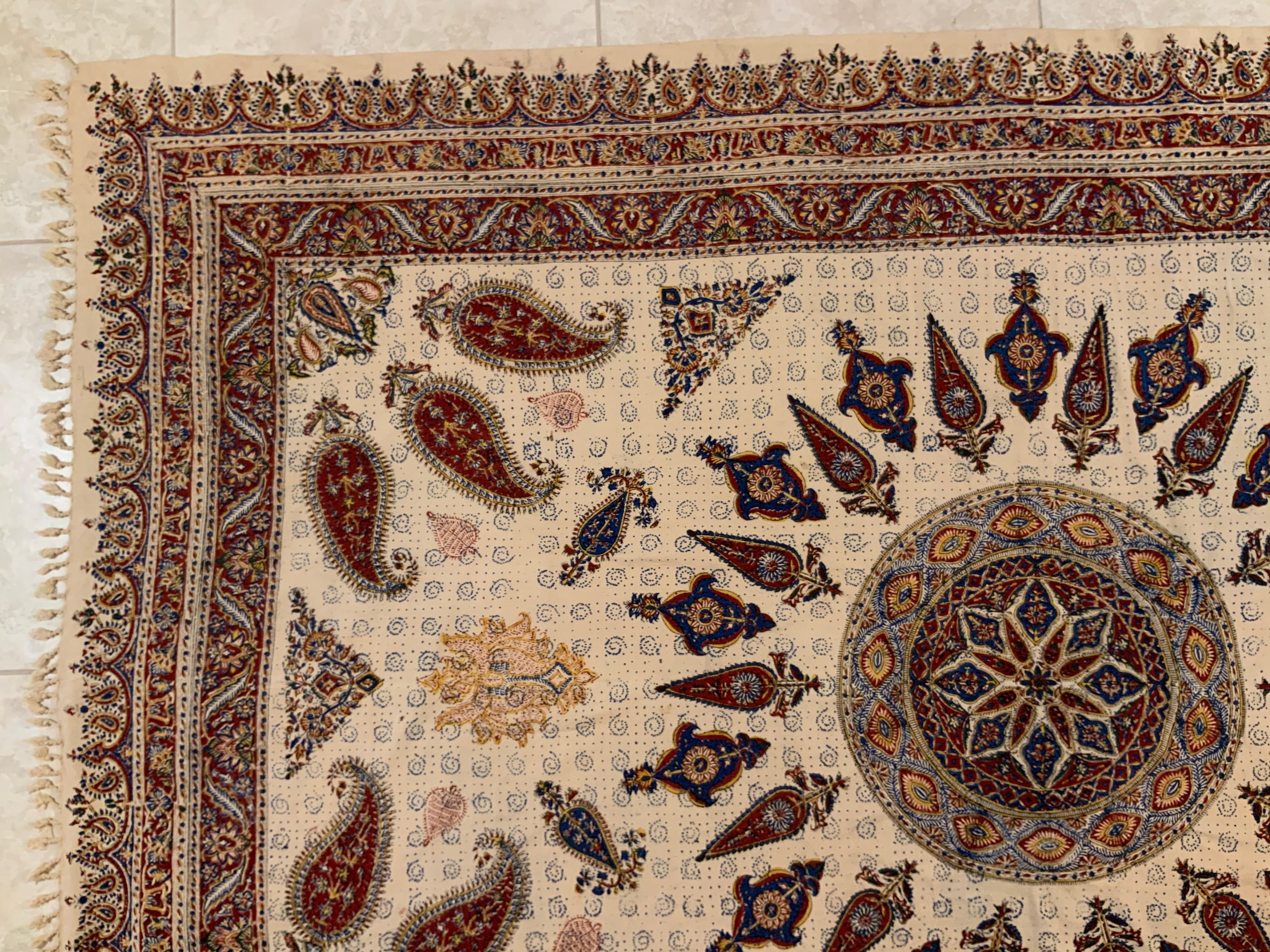 Milieu du XXe siècle Grand textile persan ancien Batik en vente