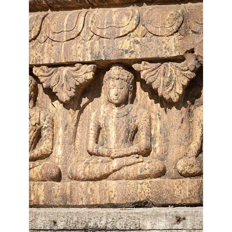 Große alte Sandstein-Buddha-Statue aus Indien im Angebot 7
