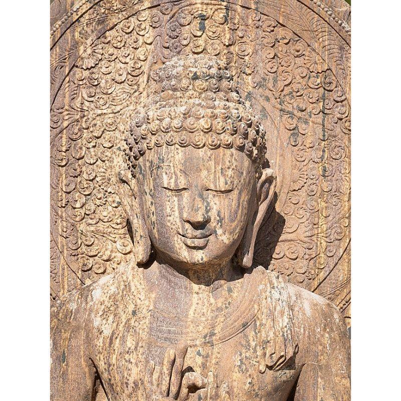 Große alte Sandstein-Buddha-Statue aus Indien (Indisch) im Angebot