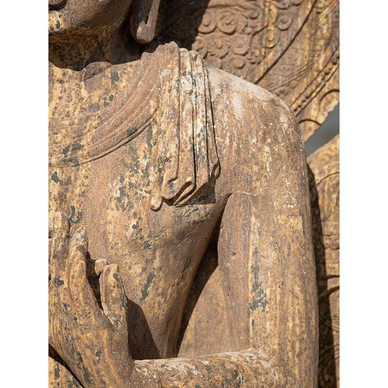 Große alte Sandstein-Buddha-Statue aus Indien im Angebot 3