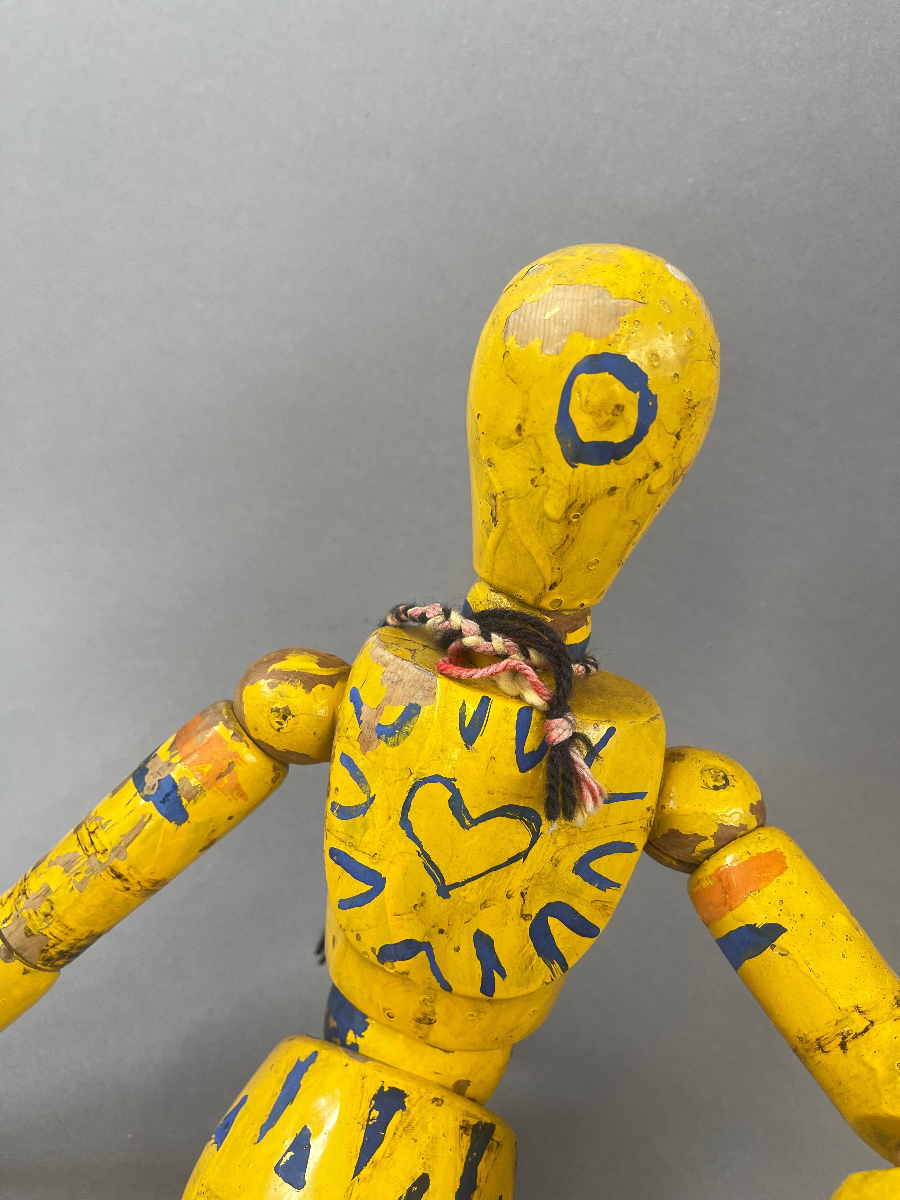 Allemand Grand mannequin de studio d'artiste en bois ancien peint et articulé en vente