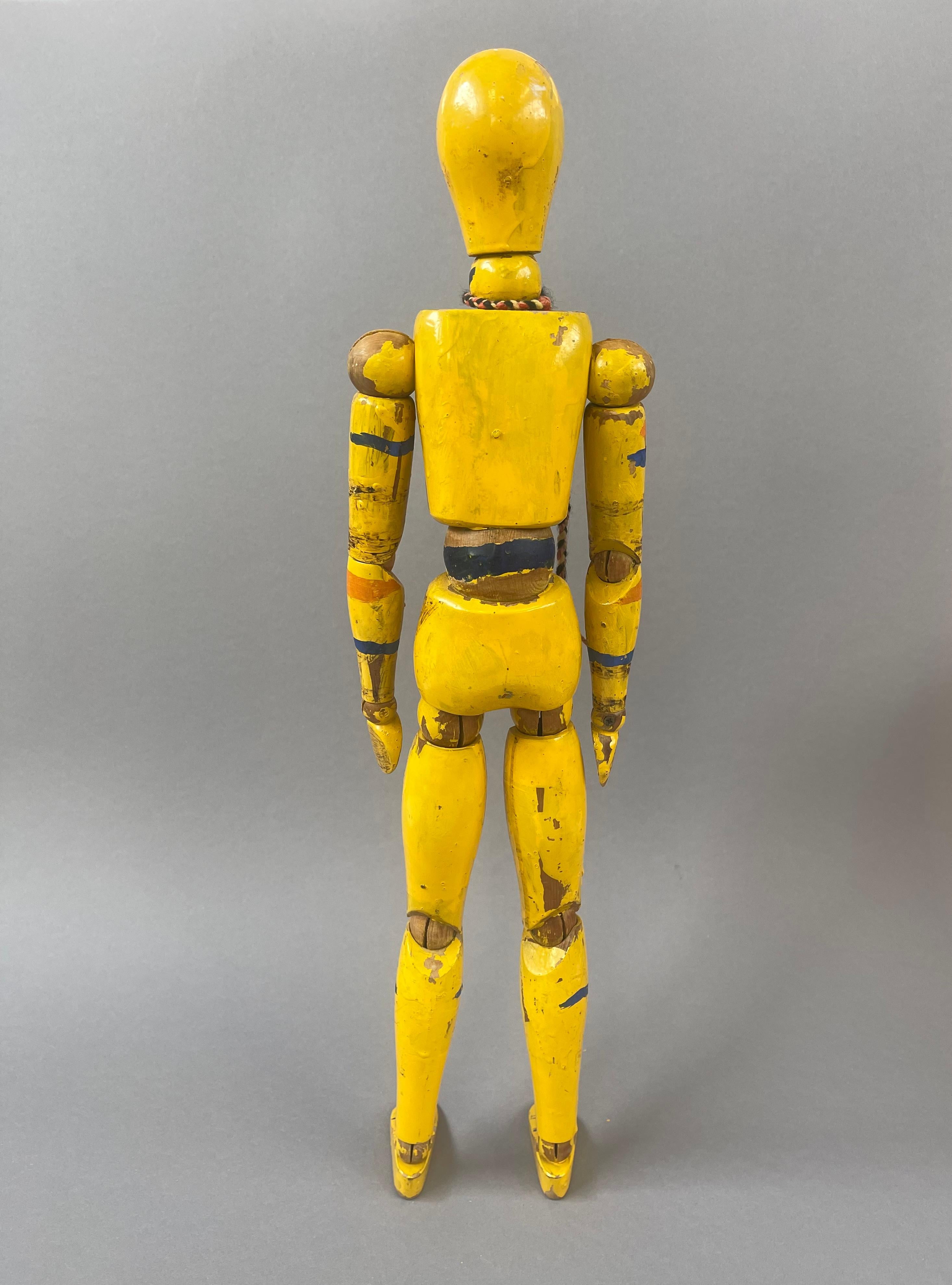 20ième siècle Grand mannequin de studio d'artiste en bois ancien peint et articulé en vente