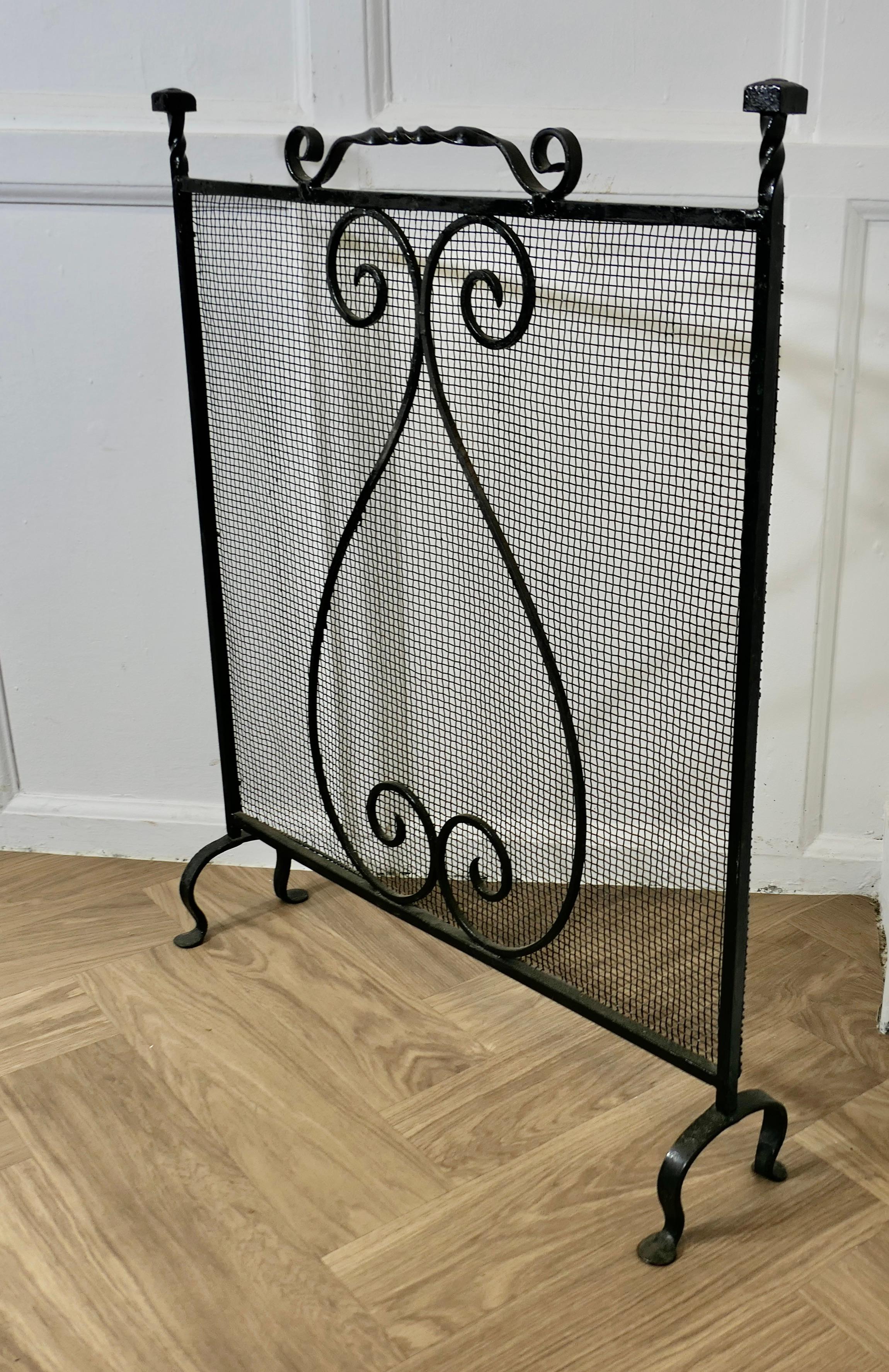 Large Old Wrought Iron Fire Screen  This is a very useful piece, with a fine mes In Good Condition For Sale In Godshill, Isle of Wight