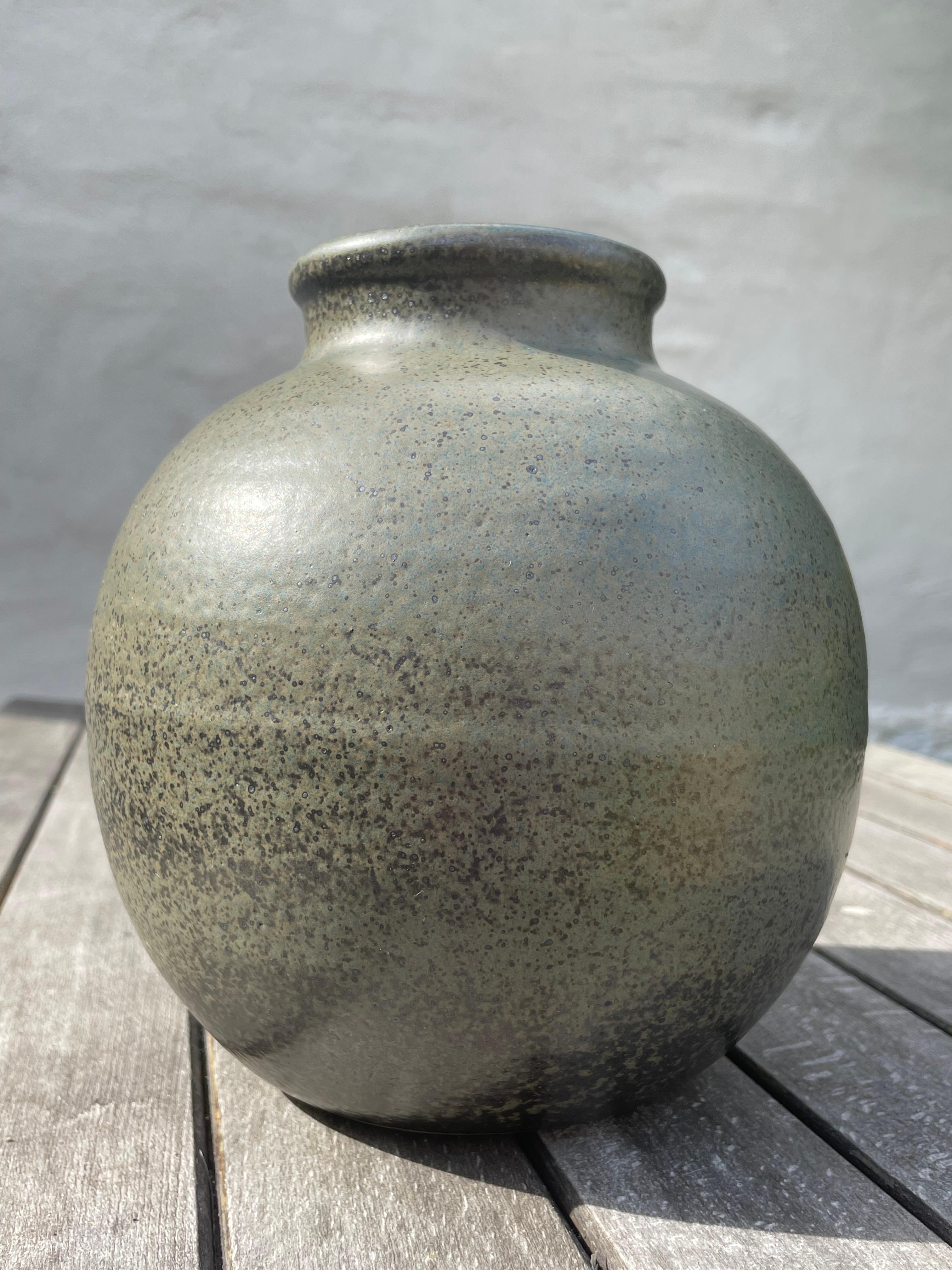 Large Olive Brown Blue Crystal Glaze Round Vase, 1960s For Sale 4