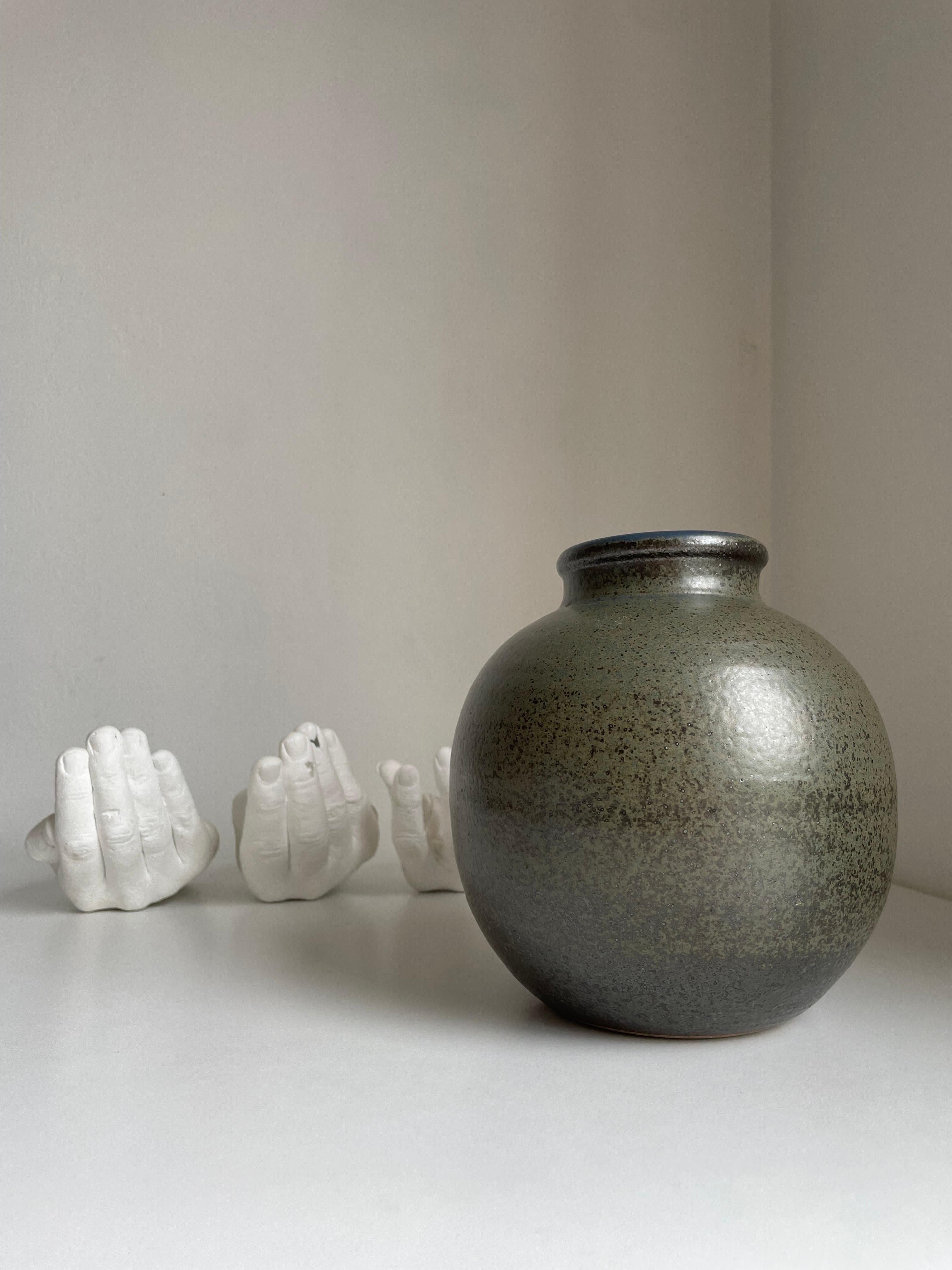 Mid-Century Modern Large Olive Brown Blue Crystal Glaze Round Vase, 1960s For Sale