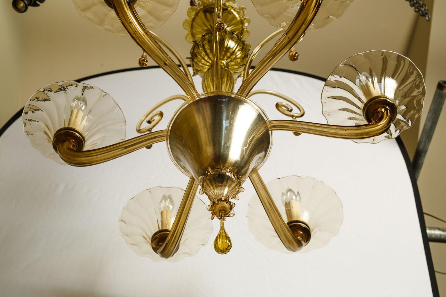 Large Hand-Blown Glass Italian Venetian Chandelier in Classic Murano Style 1