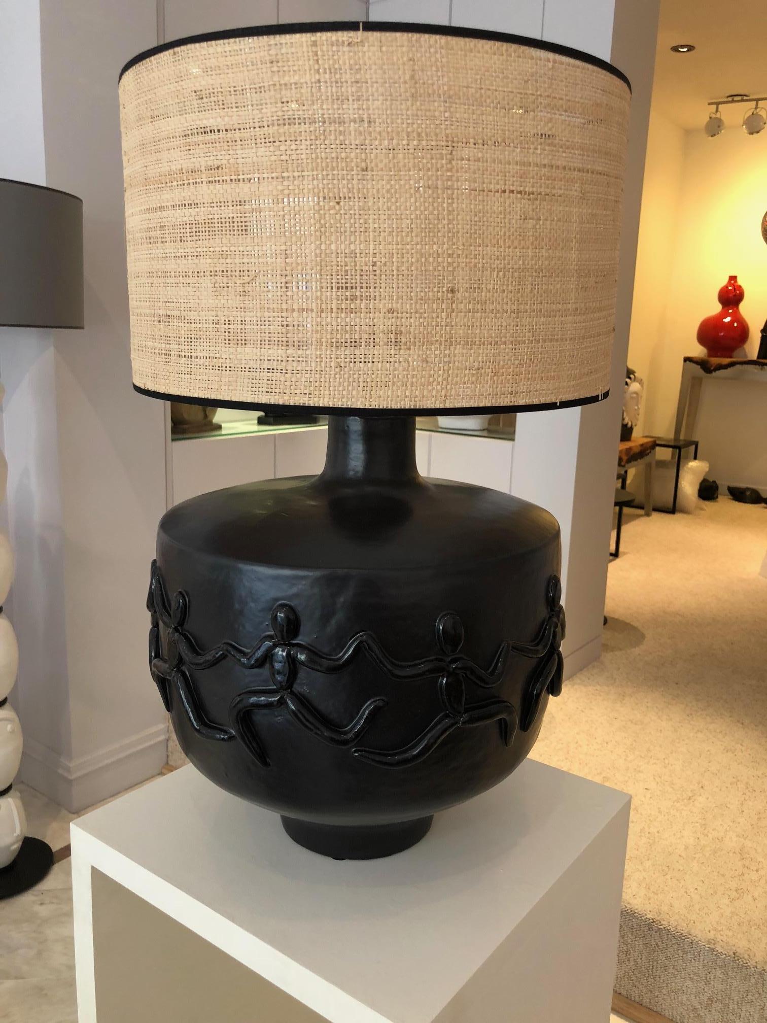 Grande base de lampe en céramique noire, unique en son genre, signée par Dalo en vente 2